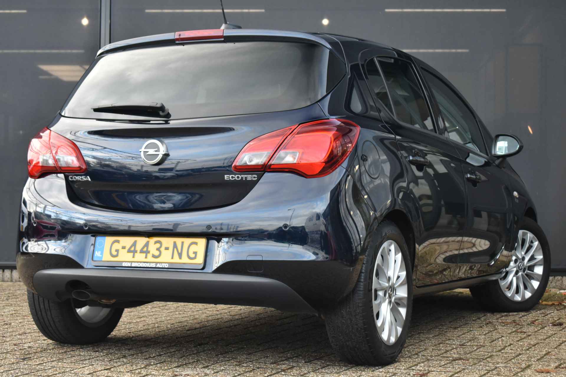 Opel Corsa 1.0 Turbo 120 Jaar Edition+ 90pk | Navigatie | Stuur/Stoelverwarming | Achteruitrijcamera | Climate Control | Parkeersensoren | - 3/41