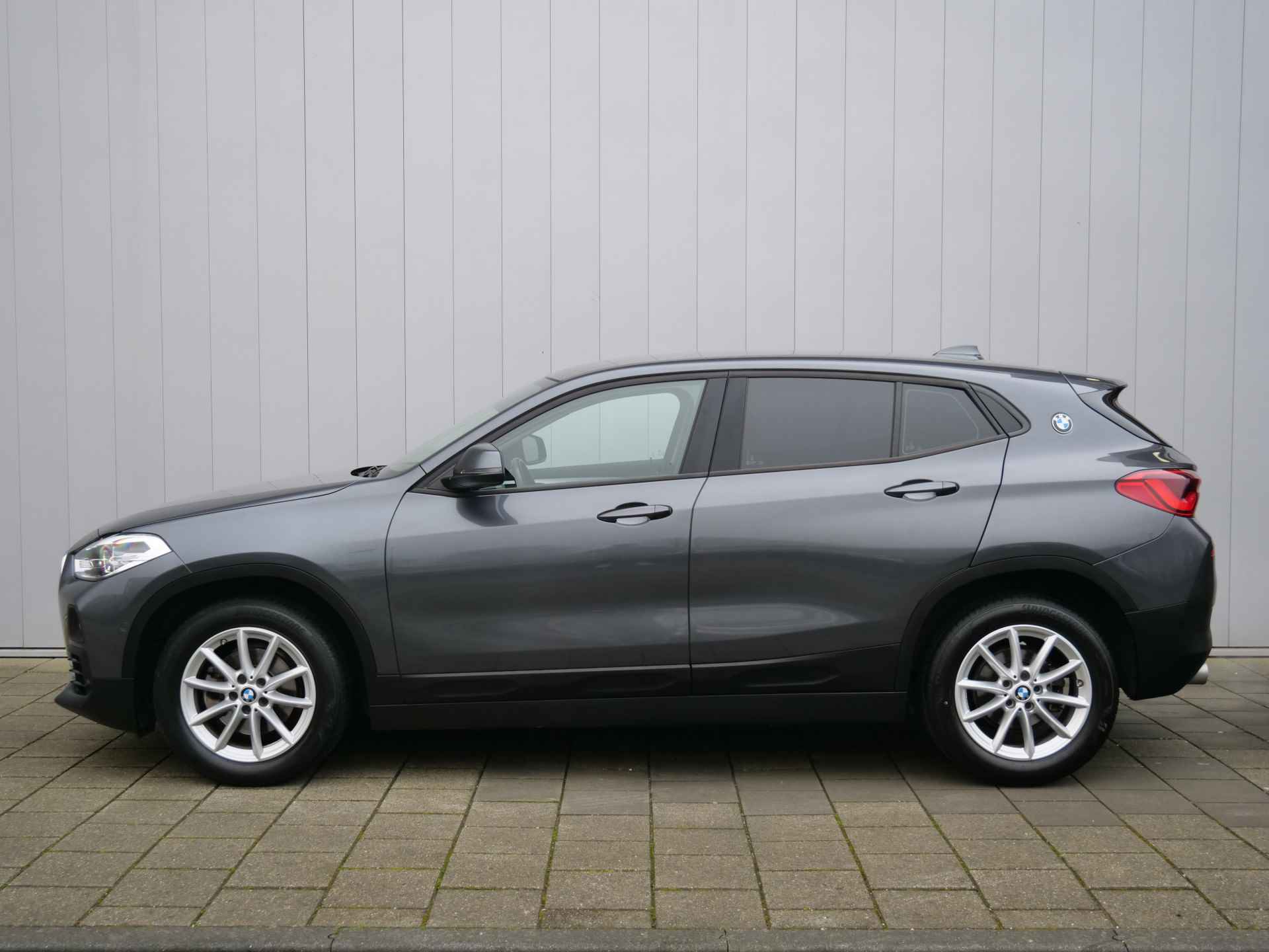 BMW X2 sDrive18i 141 pk High Executive Edition Automaat Trekhaak / Navigatie / Headup display - 18/39