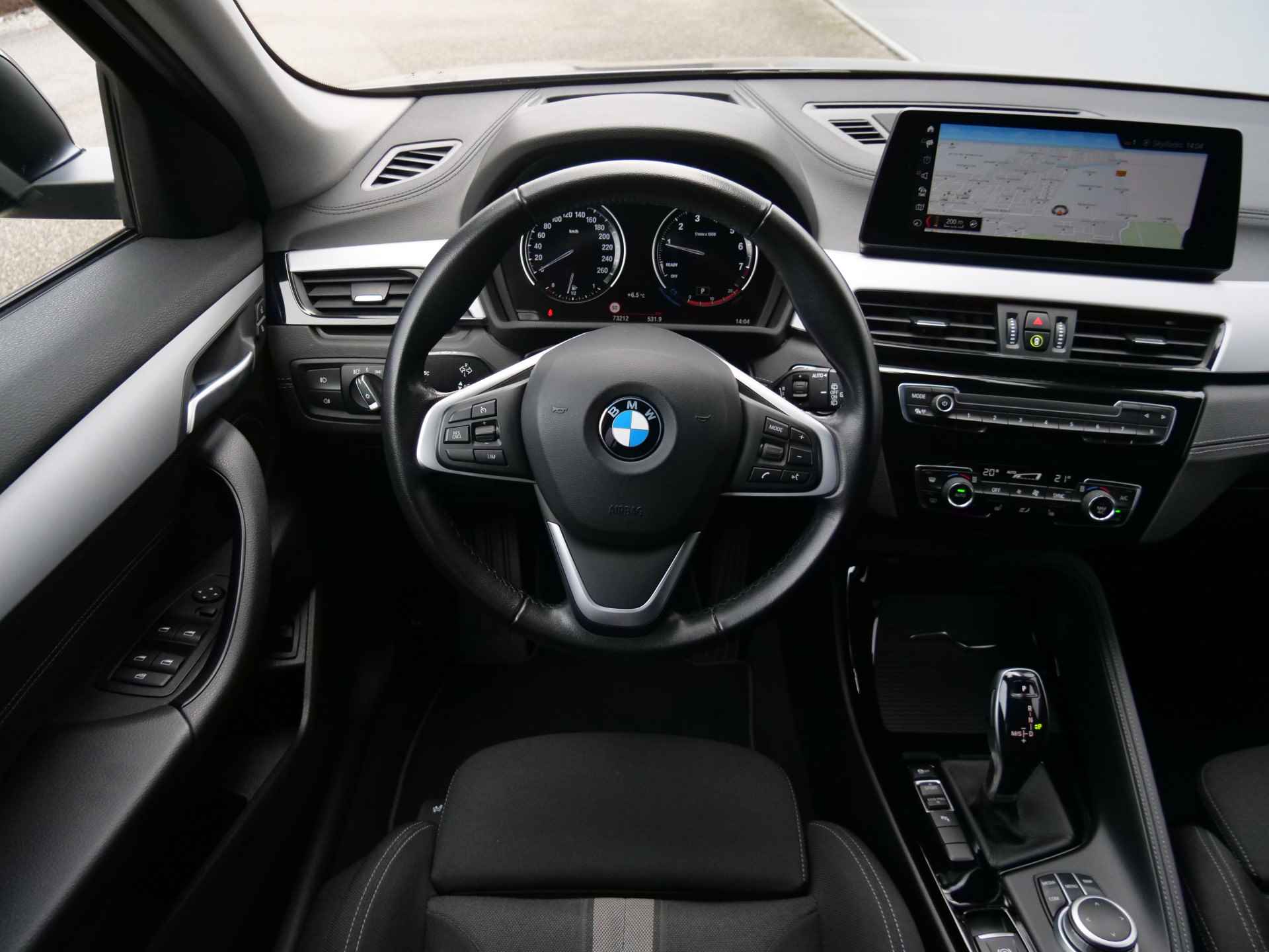 BMW X2 sDrive18i 141 pk High Executive Edition Automaat Trekhaak / Navigatie / Headup display - 23/39