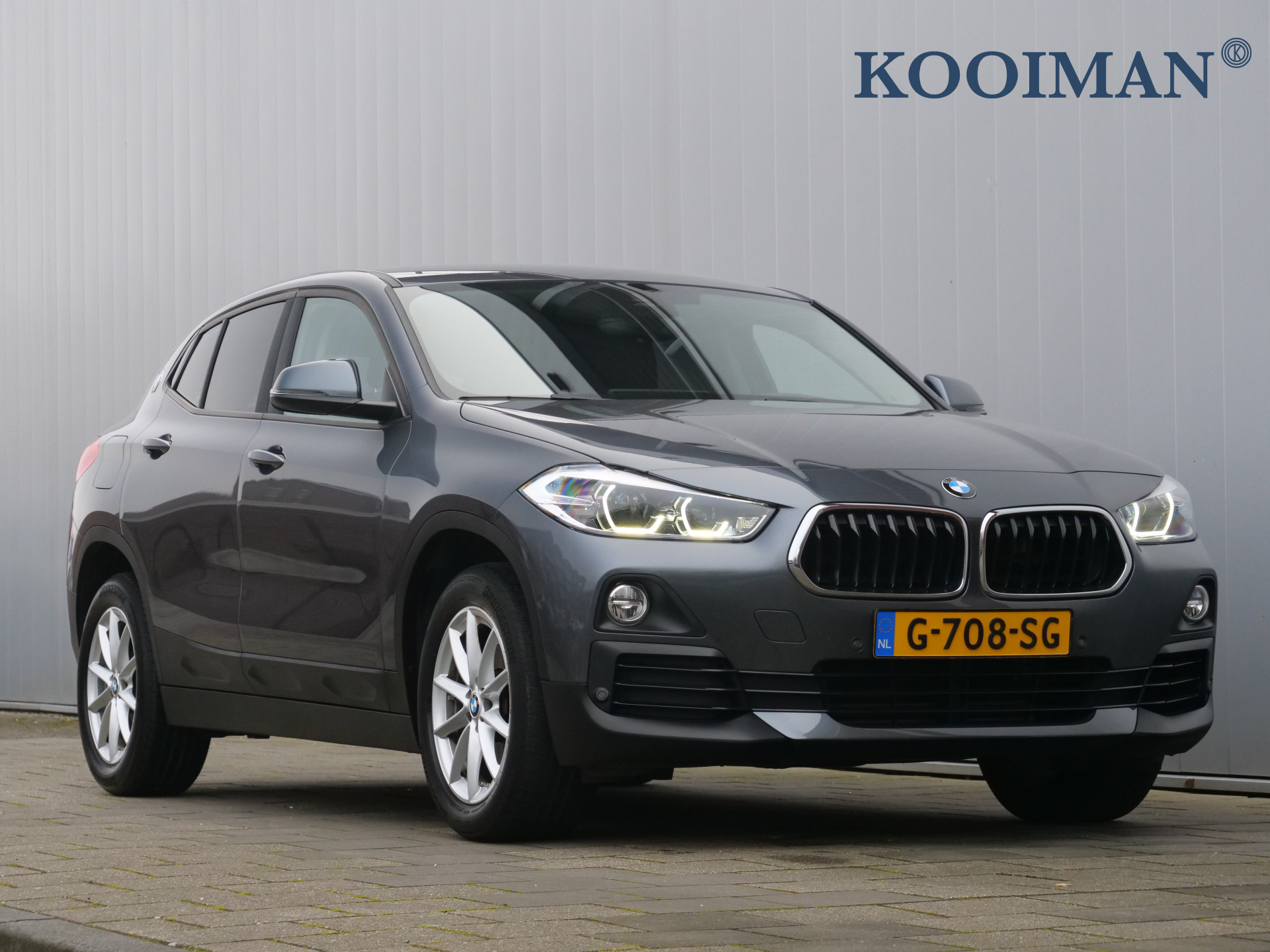 BMW X2 sDrive18i 141 pk High Executive Edition Automaat Trekhaak / Navigatie / Headup display