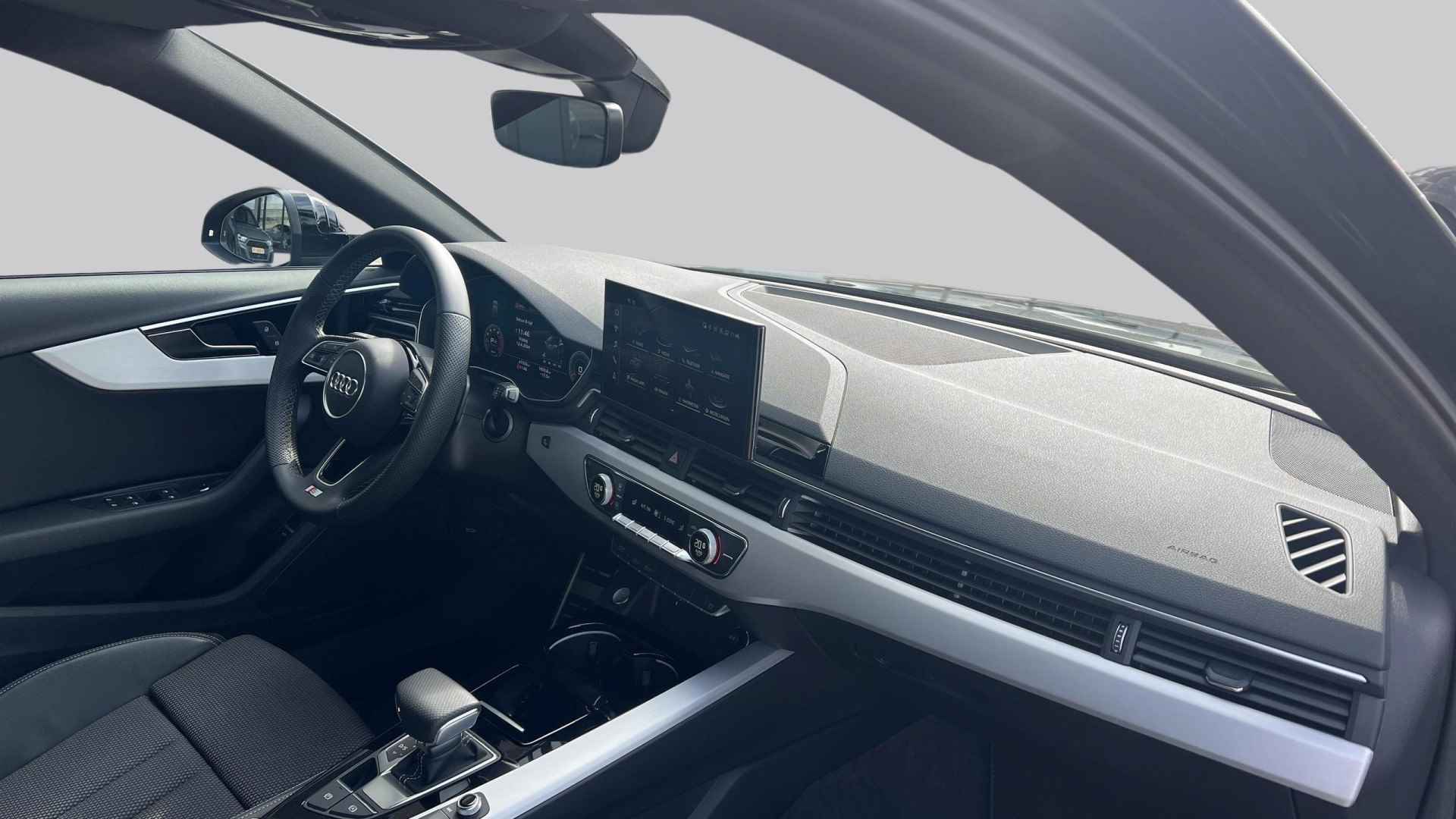 Audi A4 Avant 40 TFSI 204pk S edition / Optiekpakket zwart / Ambiente Lichtpakket / Full LED - 12/26
