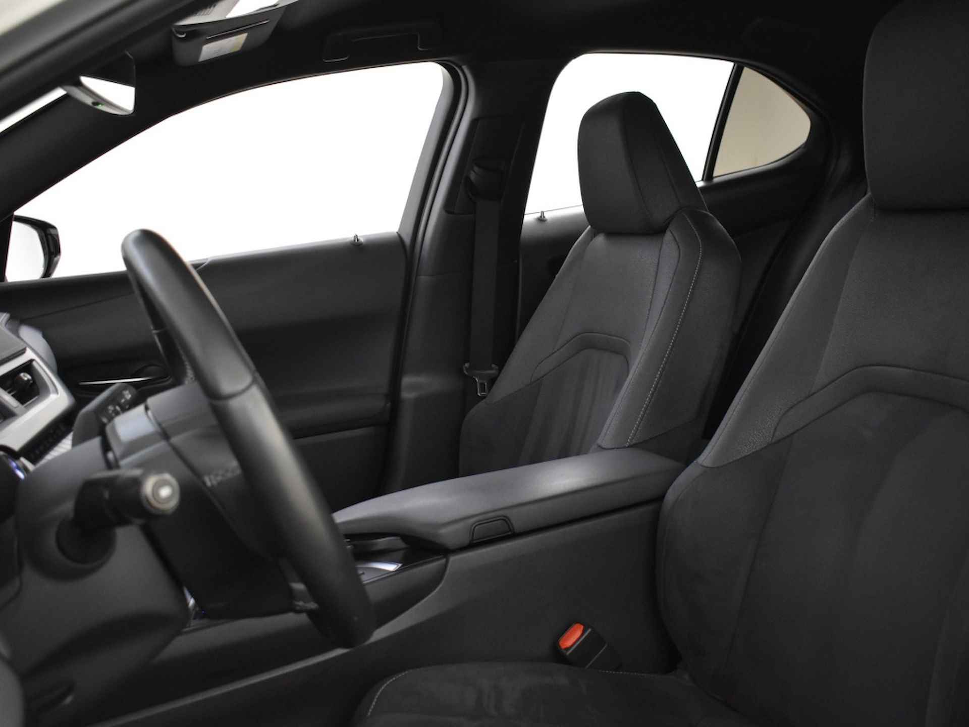 Lexus UX 250h Business Line Pro | Navi | Stuur- & stoelverwarming - 5/36