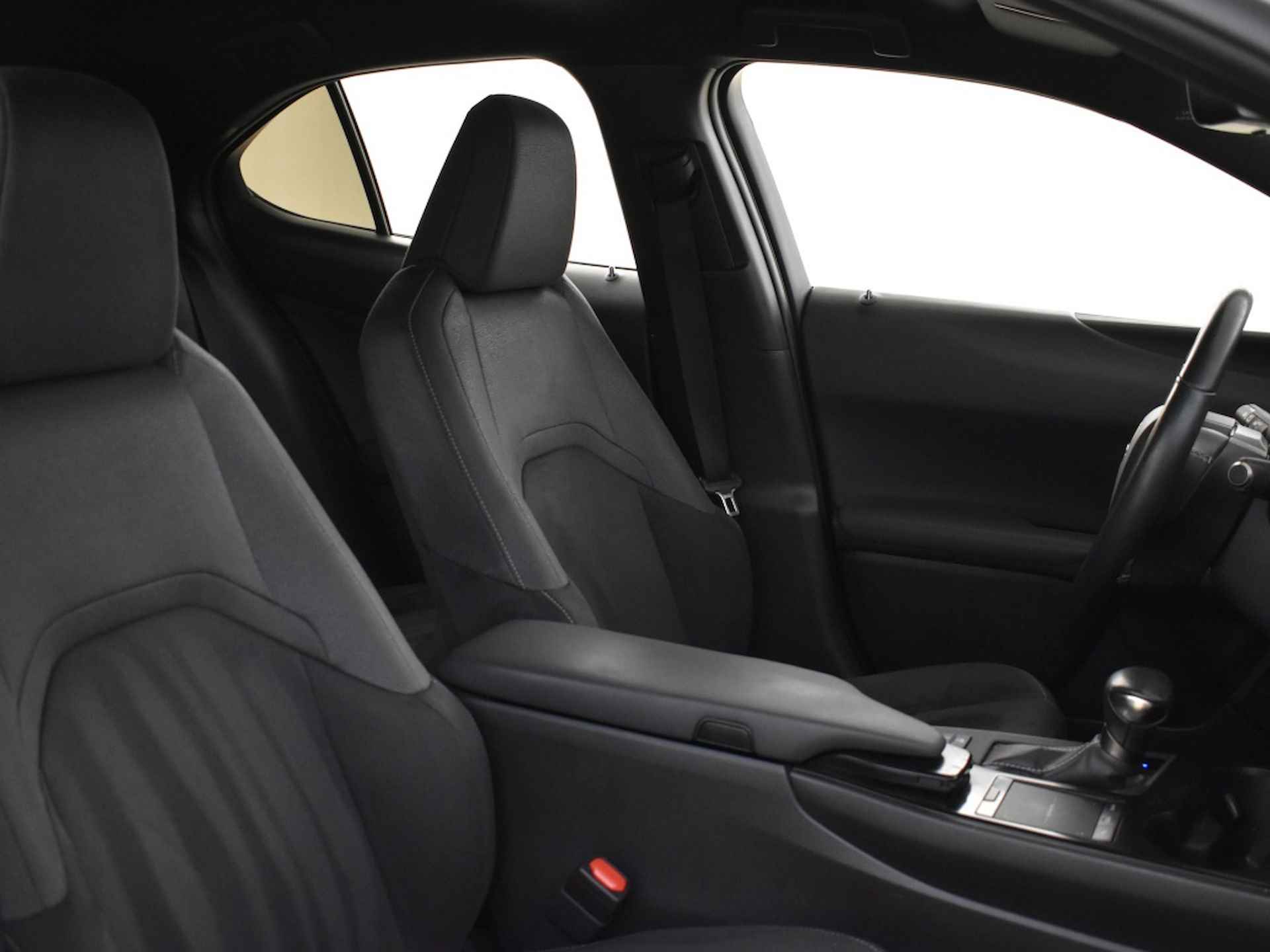 Lexus UX 250h Business Line Pro | Navi | Stuur- & stoelverwarming - 11/36