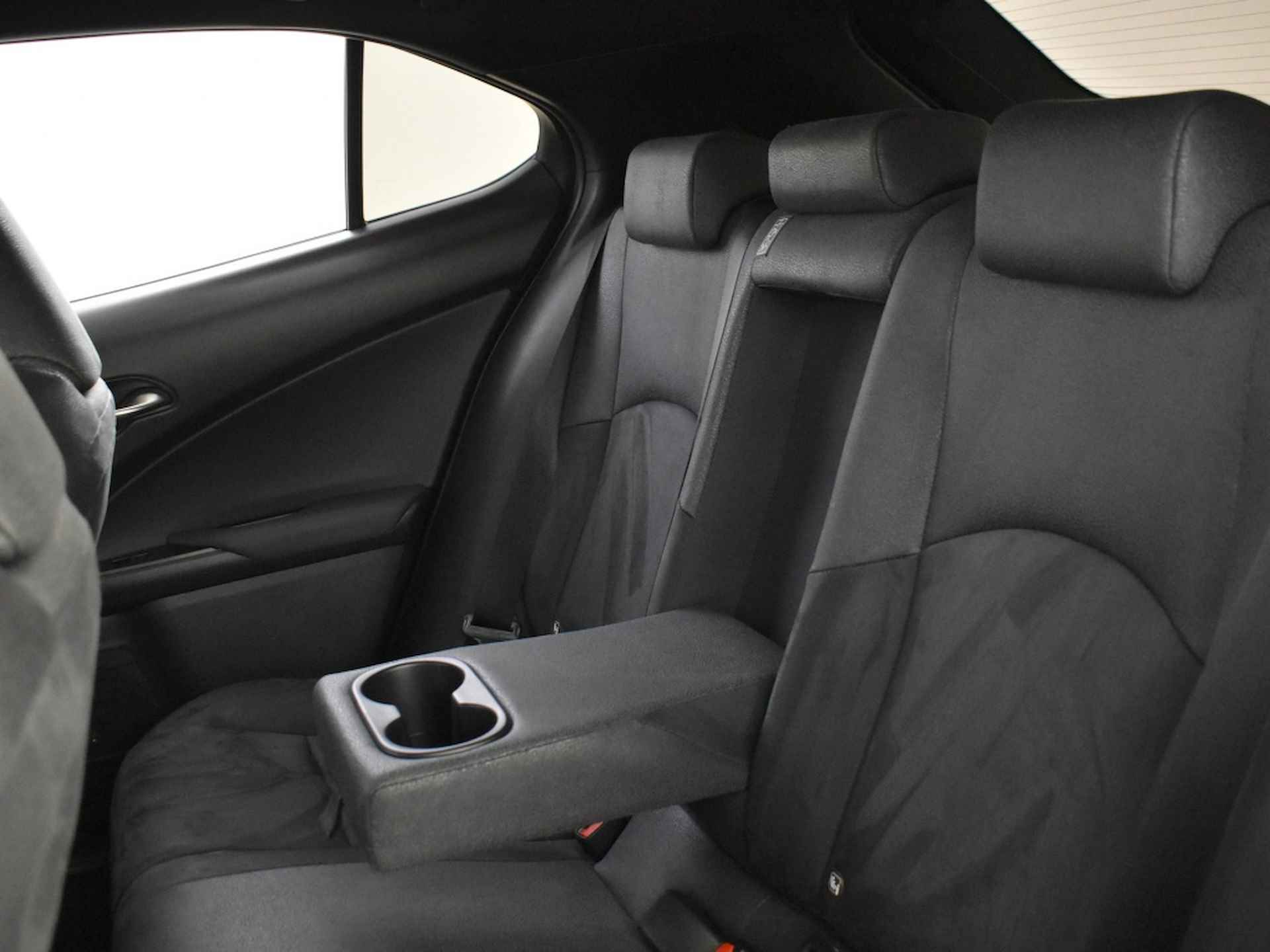 Lexus UX 250h Business Line Pro | Navi | Stuur- & stoelverwarming - 13/36