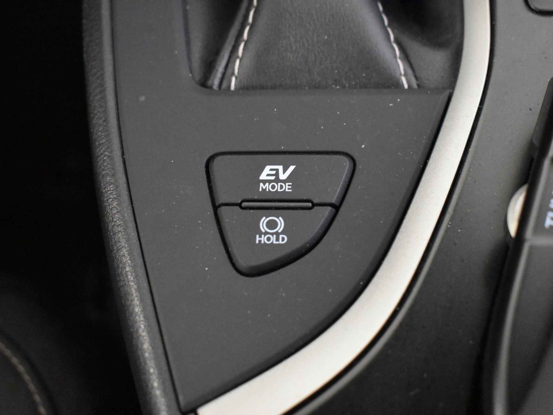 Lexus UX 250h Business Line Pro | Navi | Stuur- & stoelverwarming - 31/36