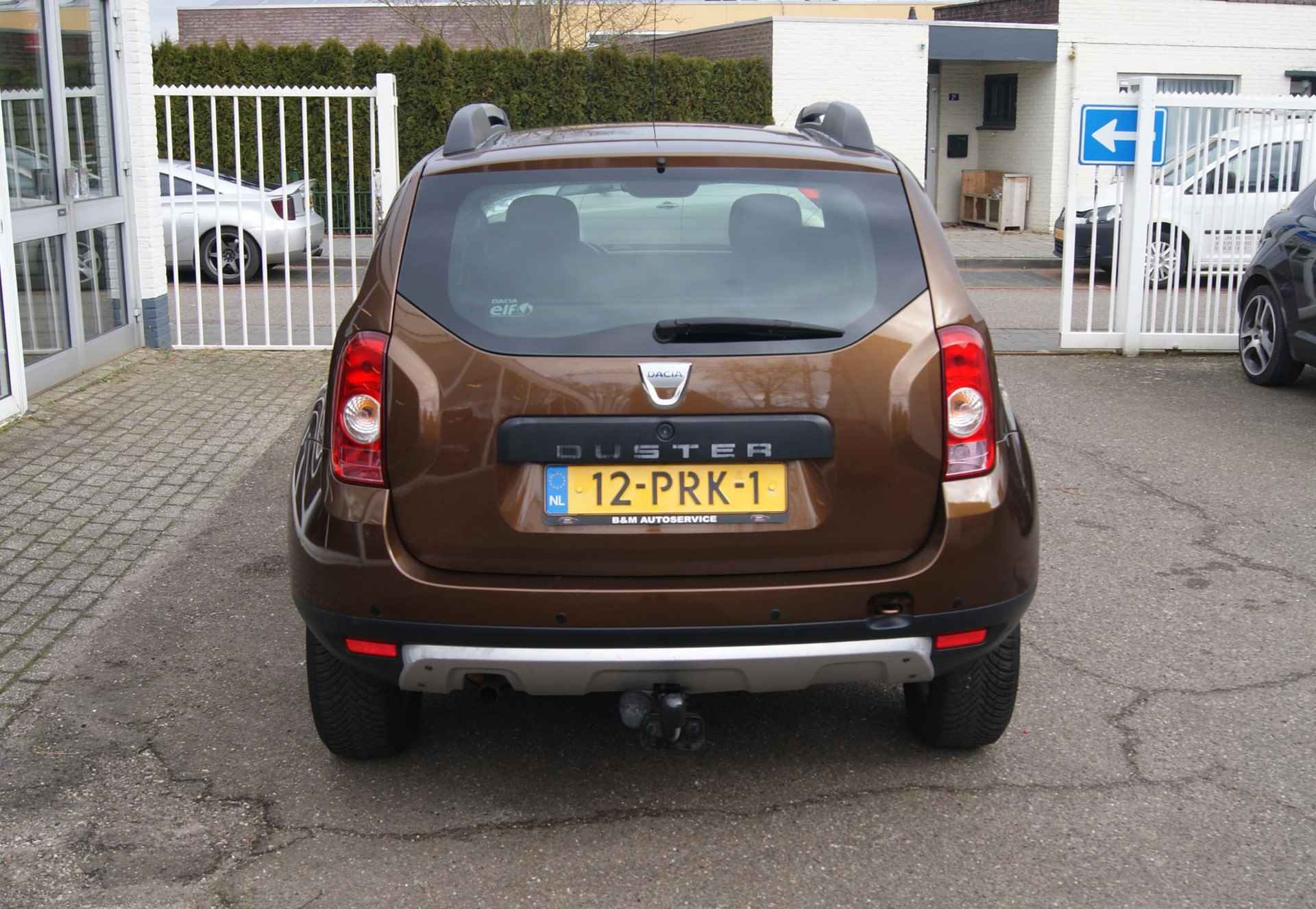 Dacia Duster 1.6 Lauréate 2wd  In opdracht van klant.  Pdc,Trekhaak,Rijklaarprijs!! - 6/16