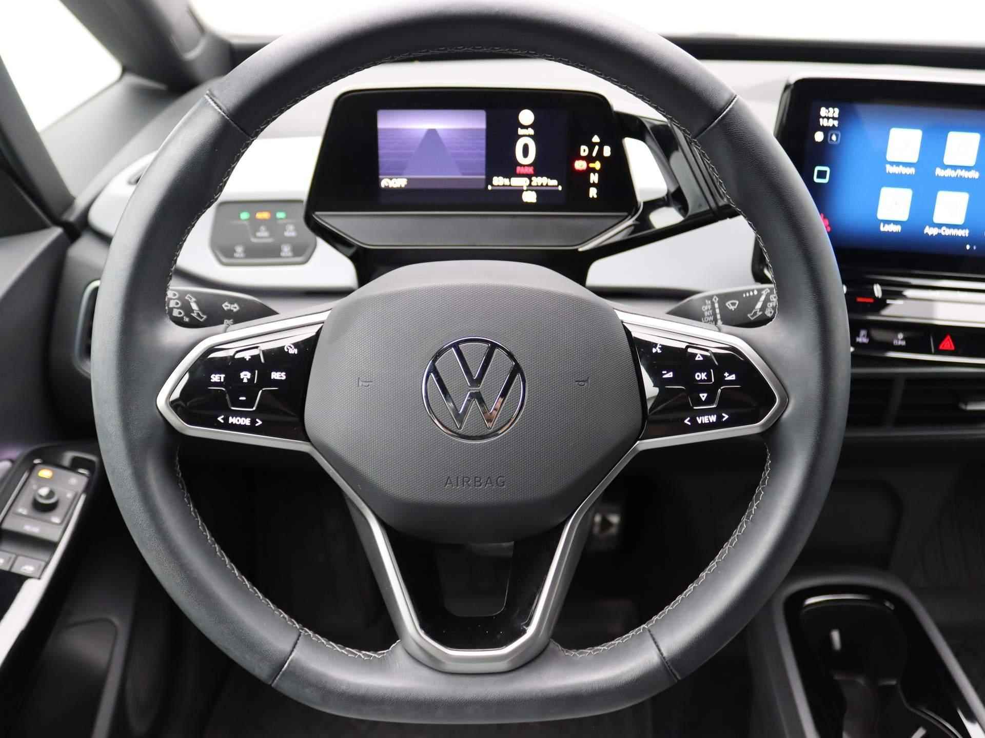 Volkswagen ID.3 Pro Edition Advantage 58 kWh 204PK Alarm, Navigatie, Achteruitrijcamera, Keyless, Extra Getinte ramen, Stoel- & Stuurverwarming, 18" LM Velgen - 17/42