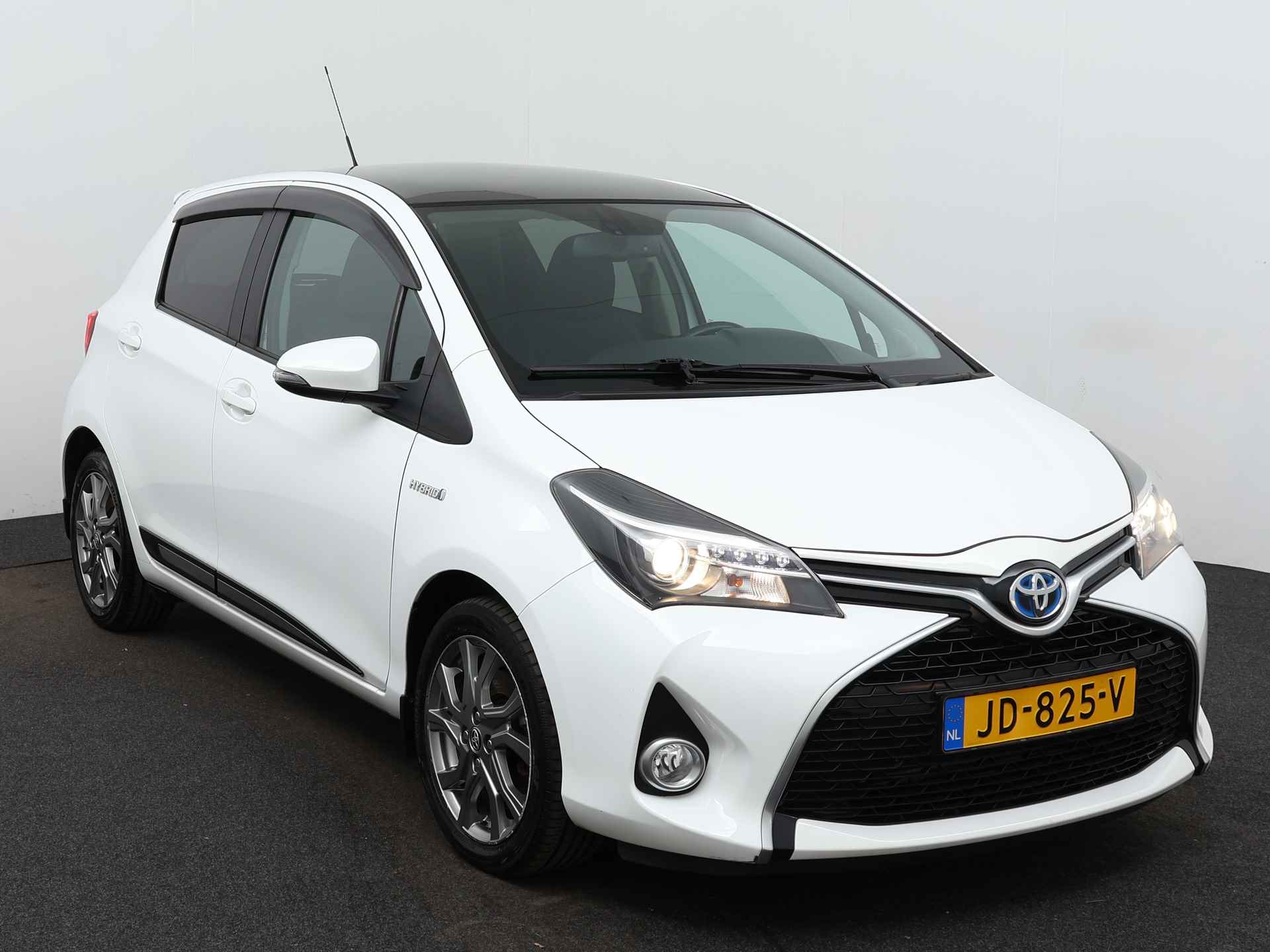 Toyota Yaris 1.5 Hybrid Dynamic | Panoramadak | Navigatie | Cruise Control | komt terug uit Noordwijk, Patrick Duivenvoorde - 29/43