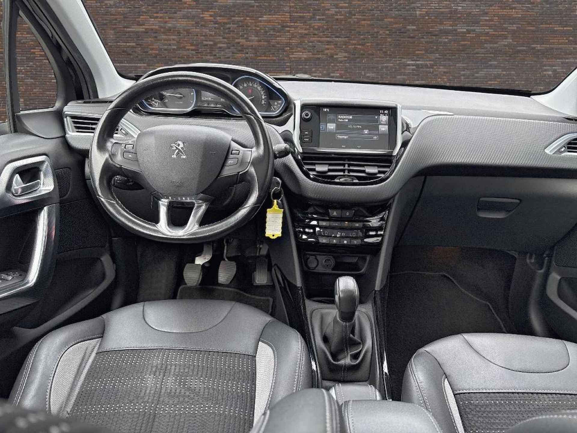 Peugeot 2008 1.2 110PK ECC LEDER NAVIGATIE LMV PANODAK - 11/37