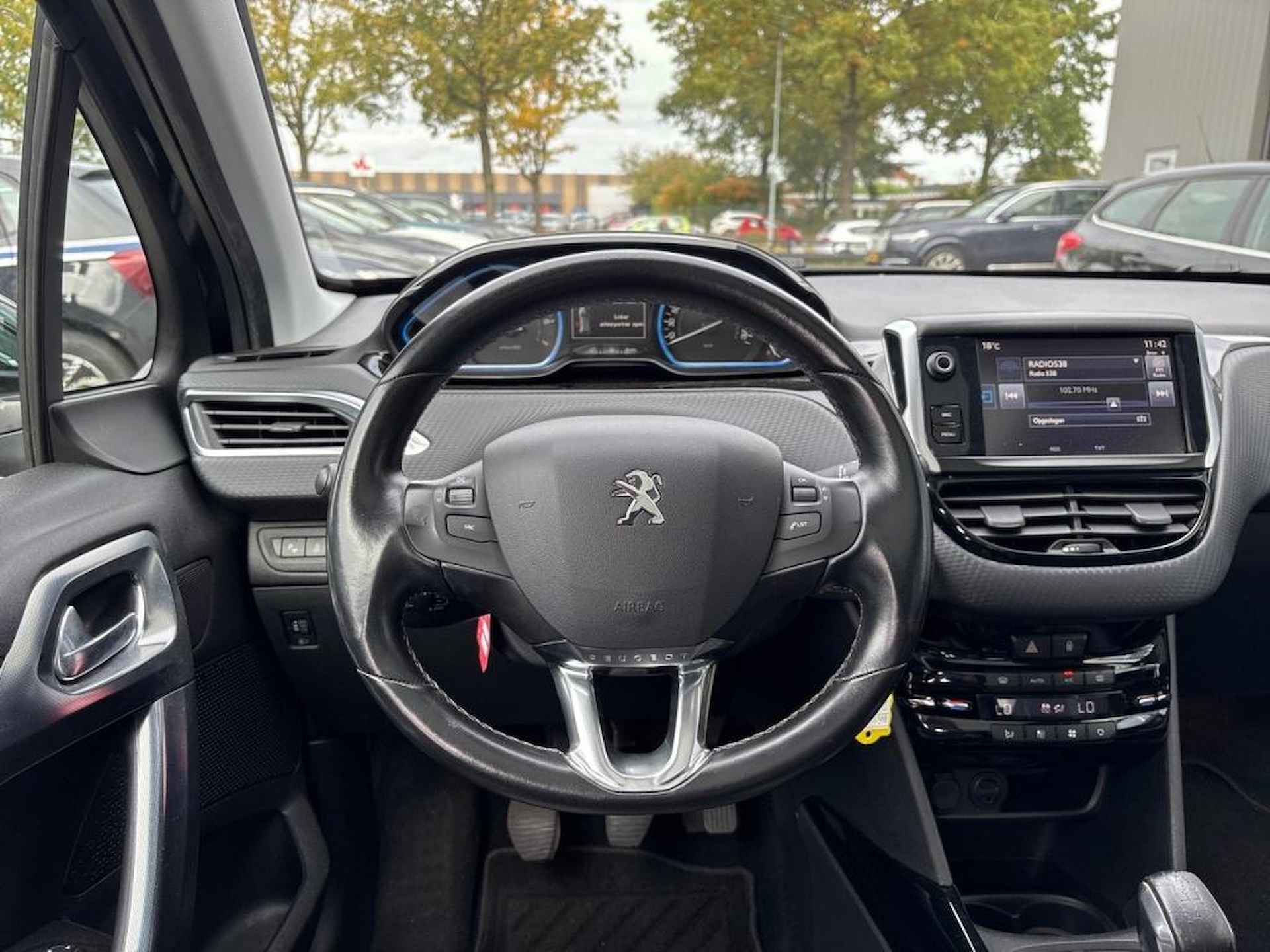 Peugeot 2008 1.2 110PK ECC LEDER NAVIGATIE LMV PANODAK - 12/37