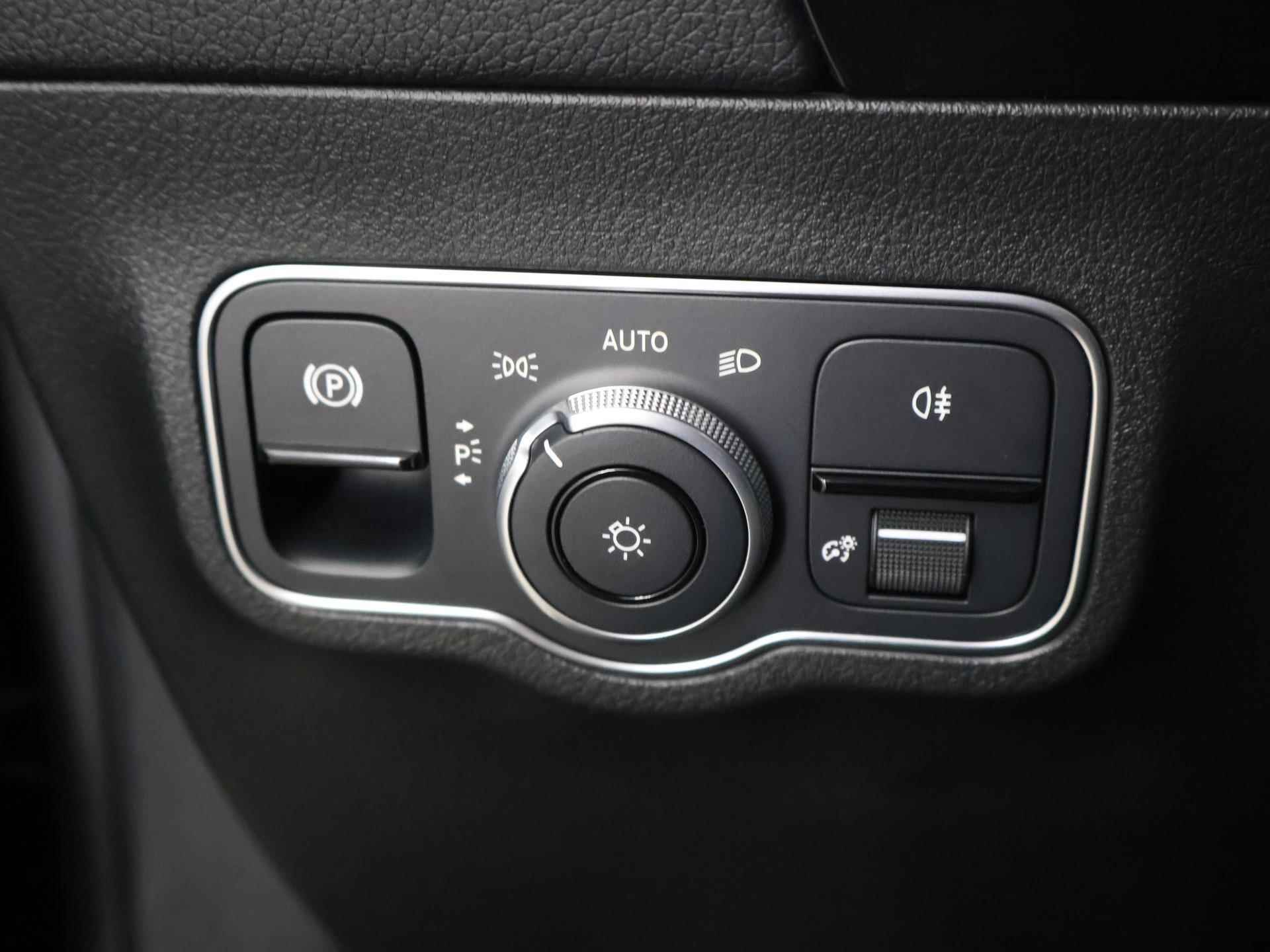 Mercedes-Benz B-klasse 250 e AMG Line | Parkeercamera | Stoelverwarming | Apple & Android carplay | Widescreen cockpit | Led-koplampen | Elektr. achterklep | - 35/45