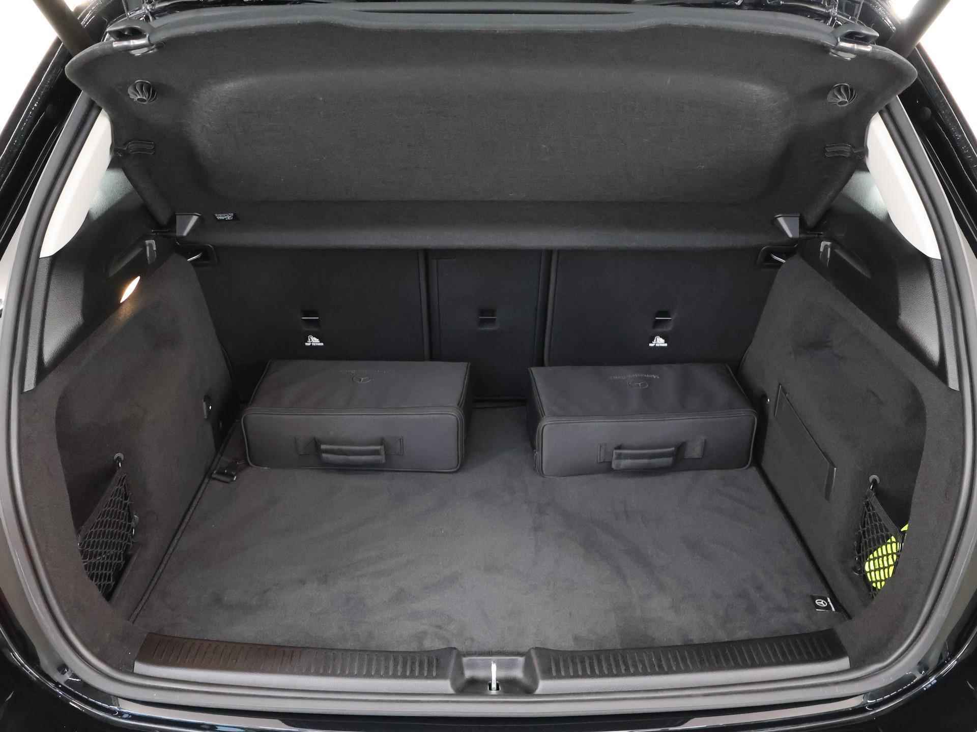 Mercedes-Benz B-klasse 250 e AMG Line | Parkeercamera | Stoelverwarming | Apple & Android carplay | Widescreen cockpit | Led-koplampen | Elektr. achterklep | - 39/45