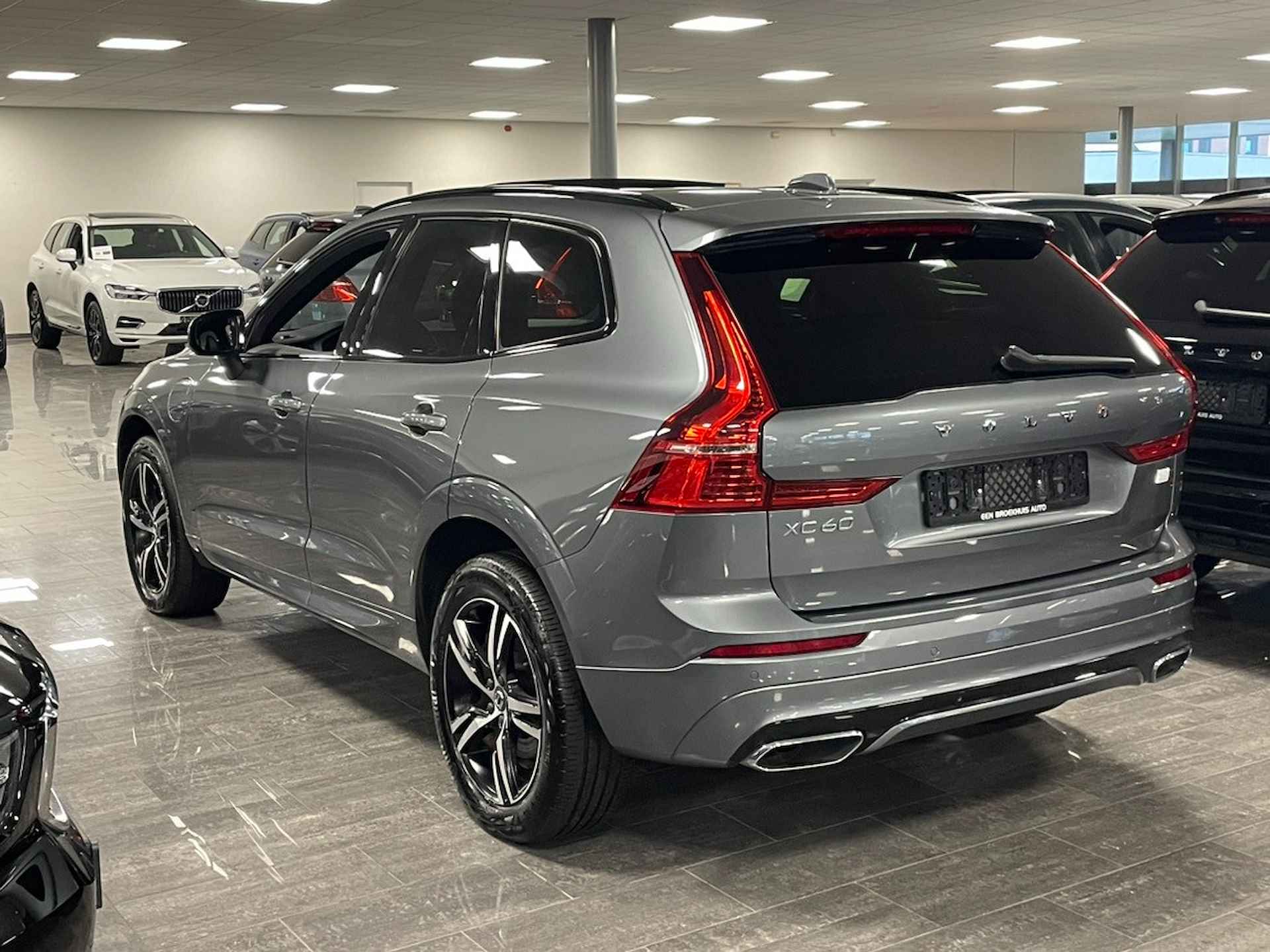 Volvo XC60 T6 AWD Recharge R-Design | Bowers & Wilkins | 360° Camera | Stoel en Stuurwielverwarming | BLIS Dode Hoek Detectie | Bestuurders - 4/32