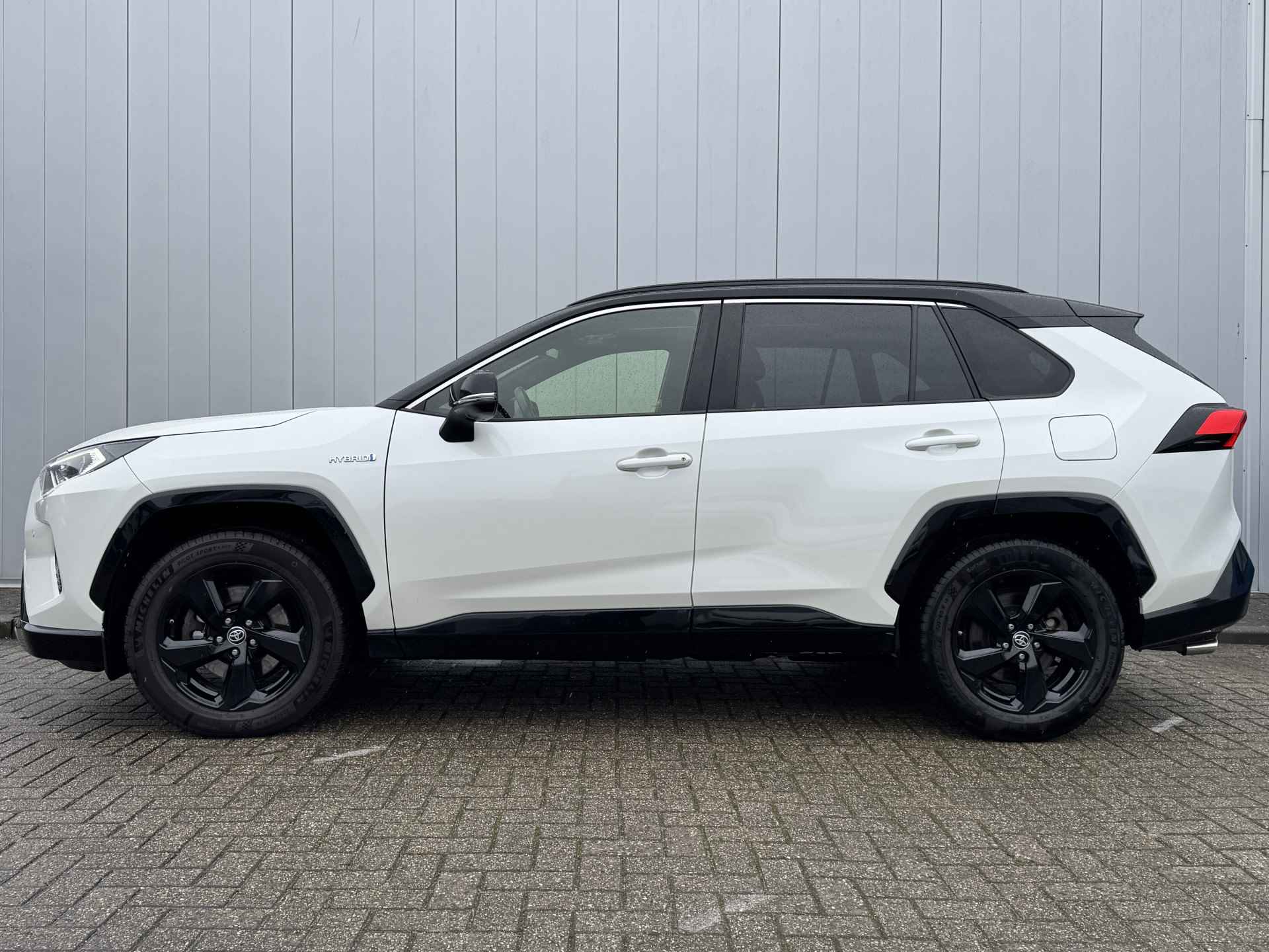 Toyota RAV4 2.5 Hybrid AWD Bi-Tone Plus Panorama 360Cam Trekhaak Stoel Stuur Verwarming Dealer Onderhouden - 2/26