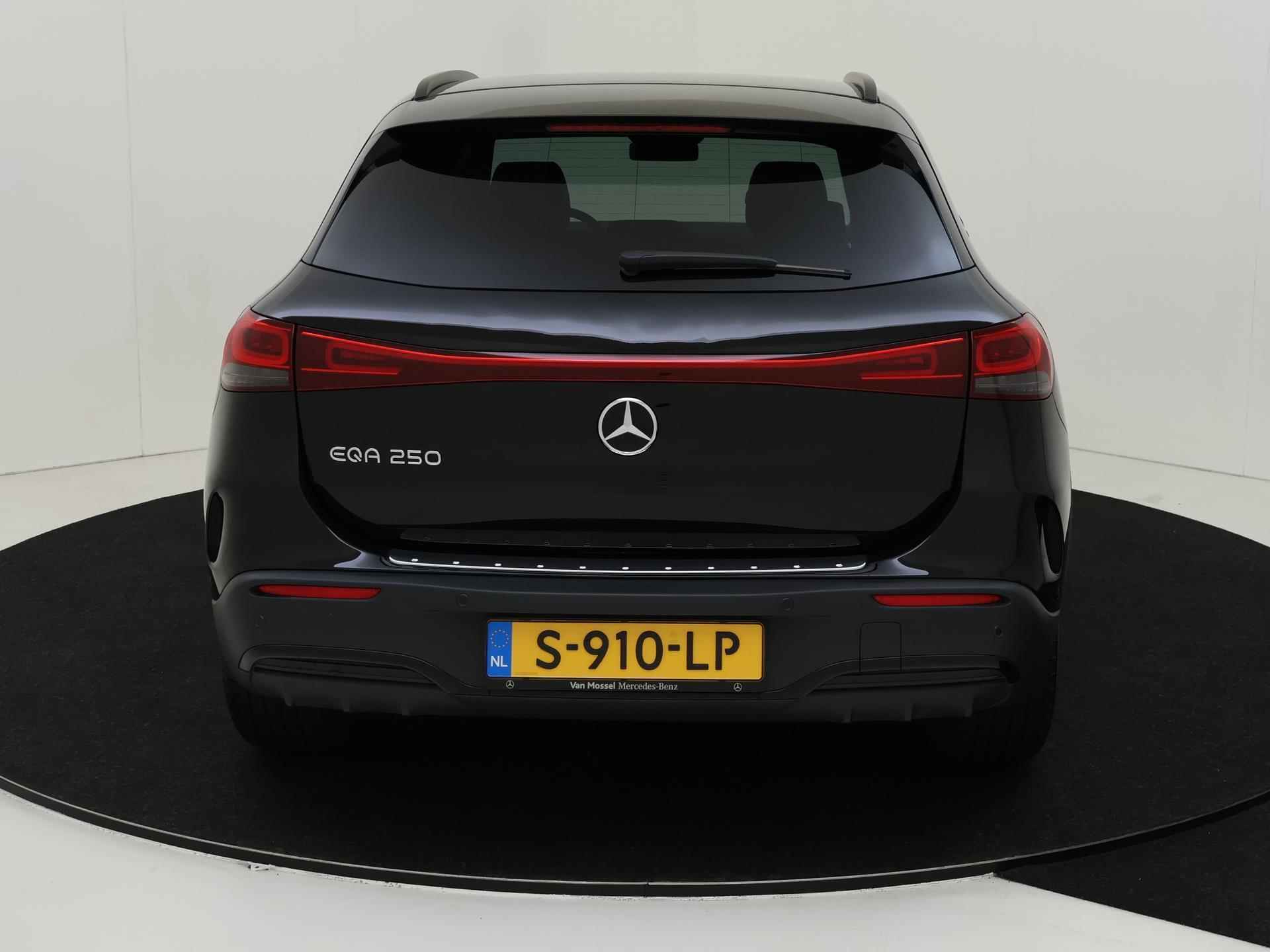 Mercedes-Benz EQA 250 Business Solution AMG 67 kWh /Rijassistentiepakket /18 inch /Sfeerverlichting - 8/33