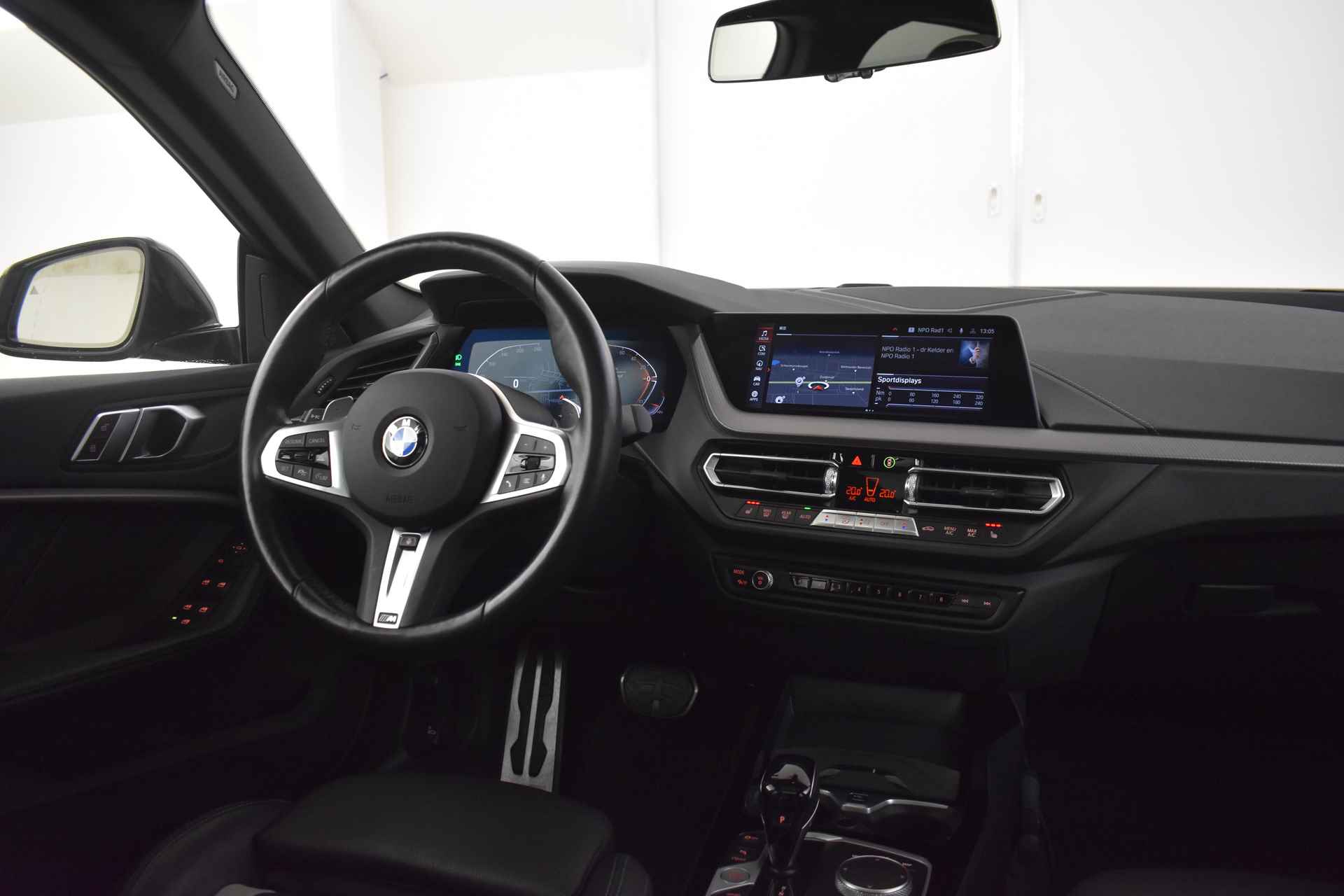 BMW 2 Serie Gran Coupé 220i High Executive M Sport Automaat / Panoramadak / M sportstoelen / Stoelverwarming / Harman Kardon / Verwarmd stuurwiel / Head-Up / Live Cockpit Professional / Parking Assistant - 17/55