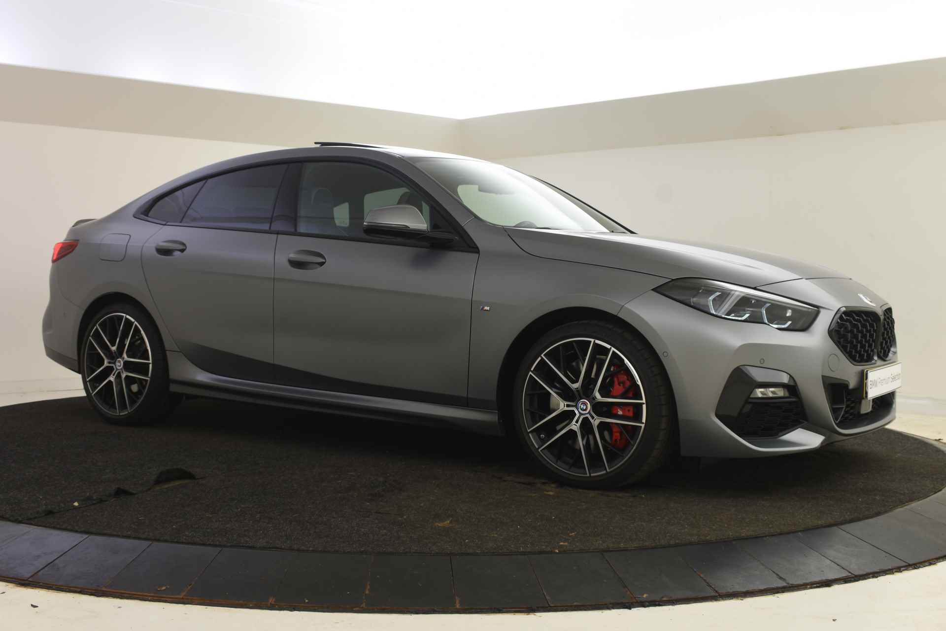 BMW 2 Serie Gran Coupé 220i High Executive M Sport Automaat / Panoramadak / M sportstoelen / Stoelverwarming / Harman Kardon / Verwarmd stuurwiel / Head-Up / Live Cockpit Professional / Parking Assistant - 23/55