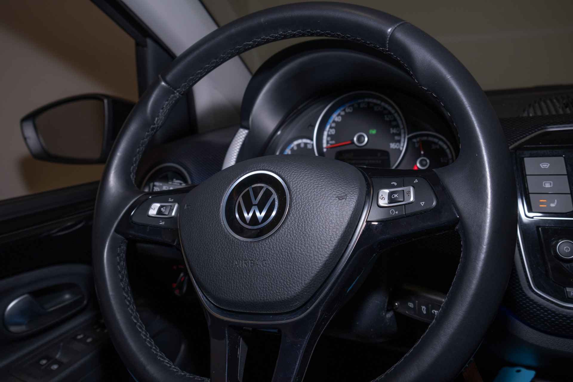 Volkswagen e-Up! e-up! Style 37 KWH batterij Stoelverwarming voor | 4 seizoensbanden | LM | ECC | Camera achter | | Bovag rijklaarpakket met 12 maanden garantie | - 18/29