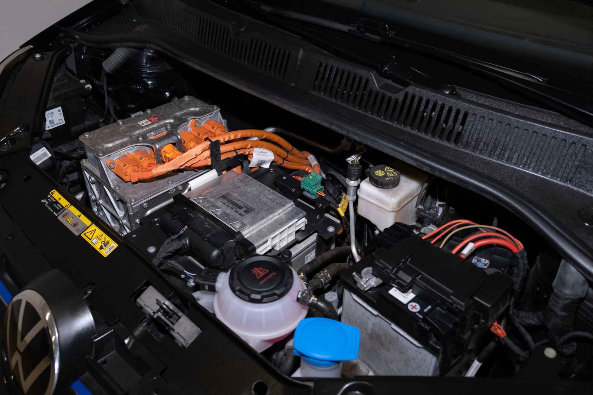 Volkswagen e-Up! e-up! Style 37 KWH batterij Stoelverwarming voor | 4 seizoensbanden | LM | ECC | Camera achter | | Bovag rijklaarpakket met 12 maanden garantie | - 27/29