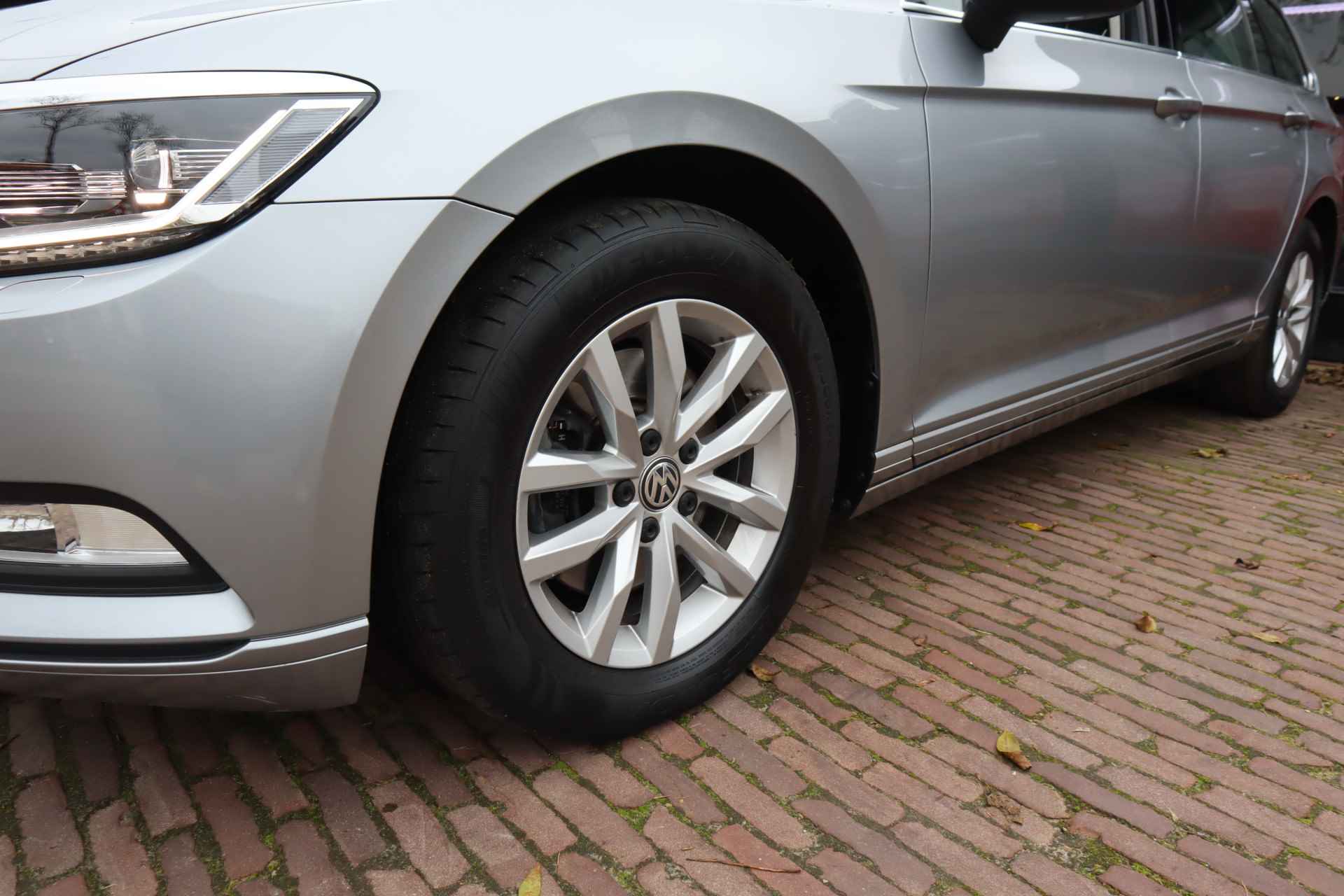 Volkswagen Passat Variant 1.6 TDI Comfortline | elektrische trekhaak | Navigatie | Achteruitrijcamera | Adaptive cruise control | - 14/31