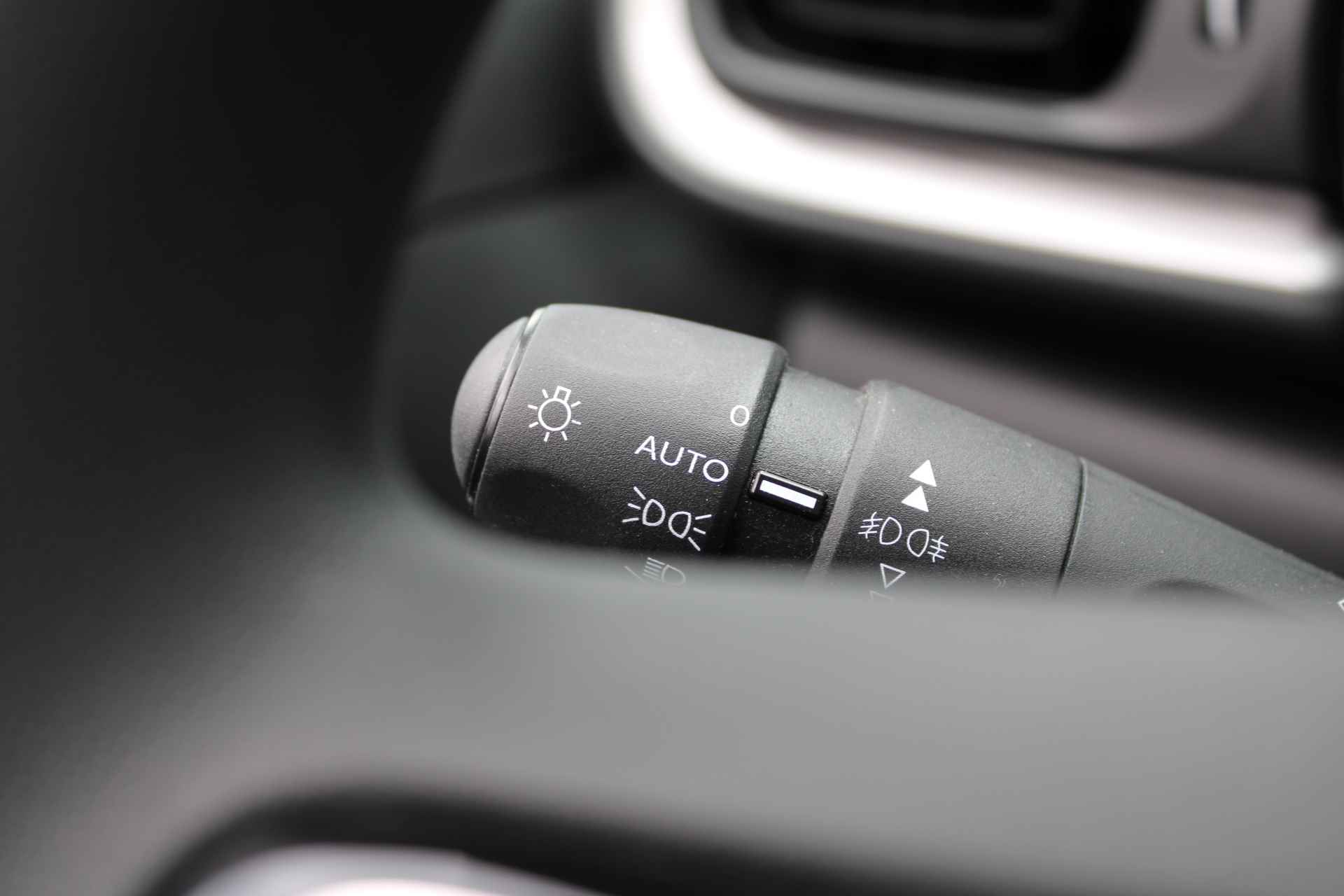 Citroën C3 1.2 83pk Plus | NAVI | CAMERA | LED | PDC | CLIMA | CRUISE | DAB | AFN. TREKHAAK | CARPLAY/ANDROID AUTO | - 22/27
