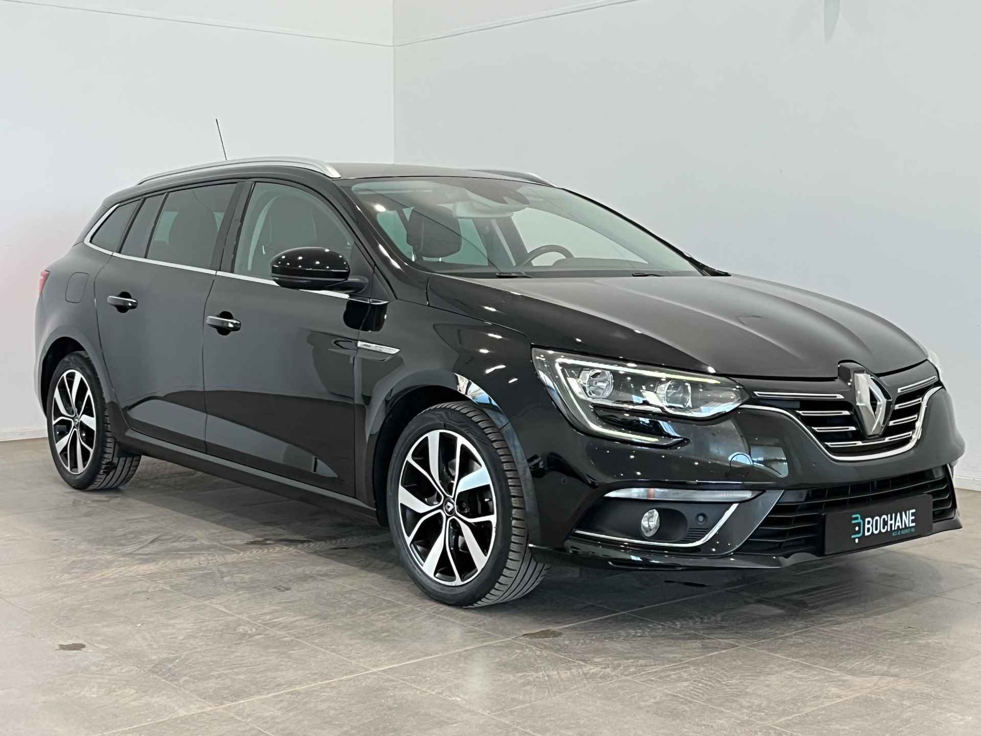 Renault Mégane Estate 1.3 TCe 160 EDC Bose | Navigatie 8,7" | Climate Control | Cruise Control | Parkeersensoren voor, zij, achter en achteruitrijcamera | All season banden - 6/25