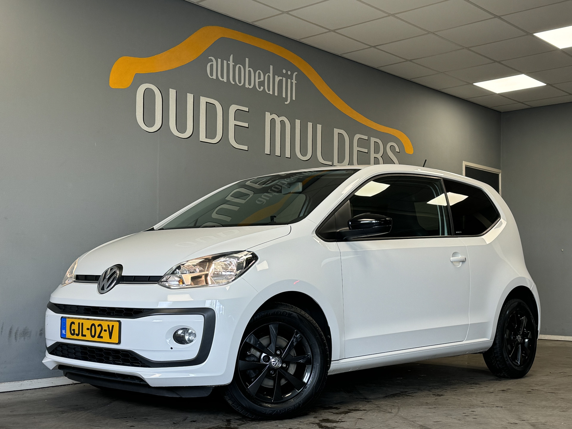 Volkswagen up! 1.0 BMT IQ.DRIVE Stoelverwarming/Cruise/Parkeersensoren