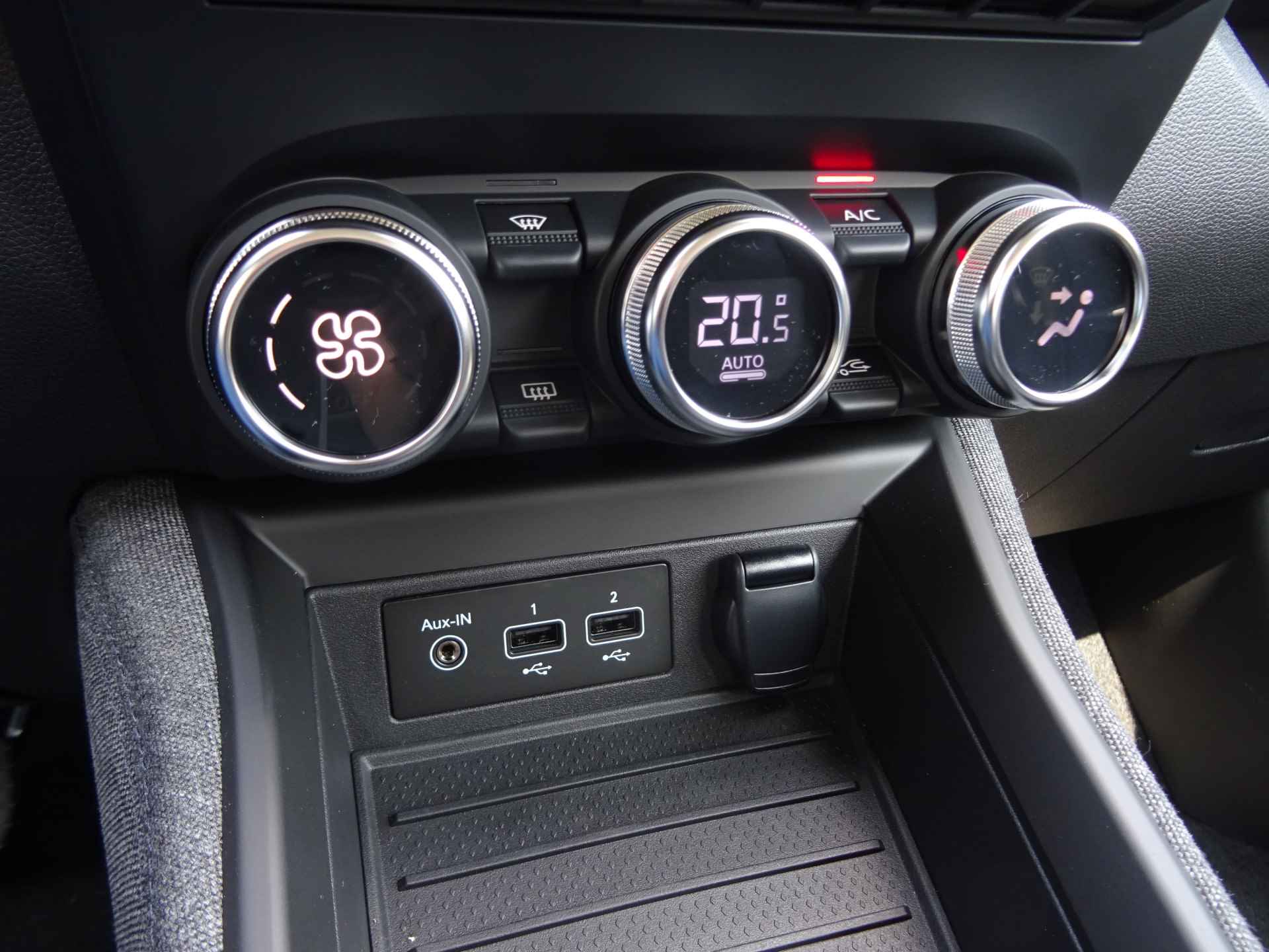Renault ZOE R135 Zen 52 kWh - Koopaccu - Dealer Onderhouden - Draadloze telefoonlader, Stoelverwarming, Camera - 16/27