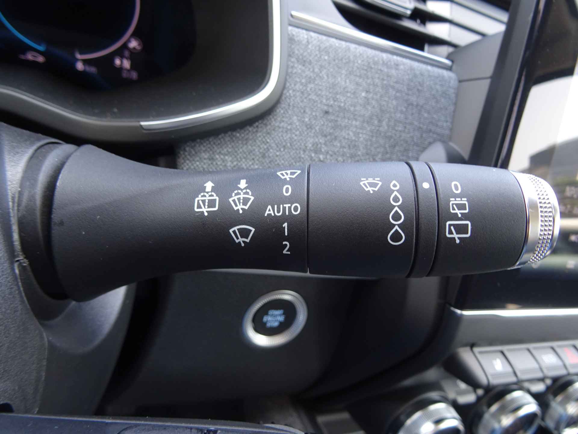 Renault ZOE R135 Zen 52 kWh - Koopaccu - Dealer Onderhouden - Draadloze telefoonlader, Stoelverwarming, Camera - 22/27