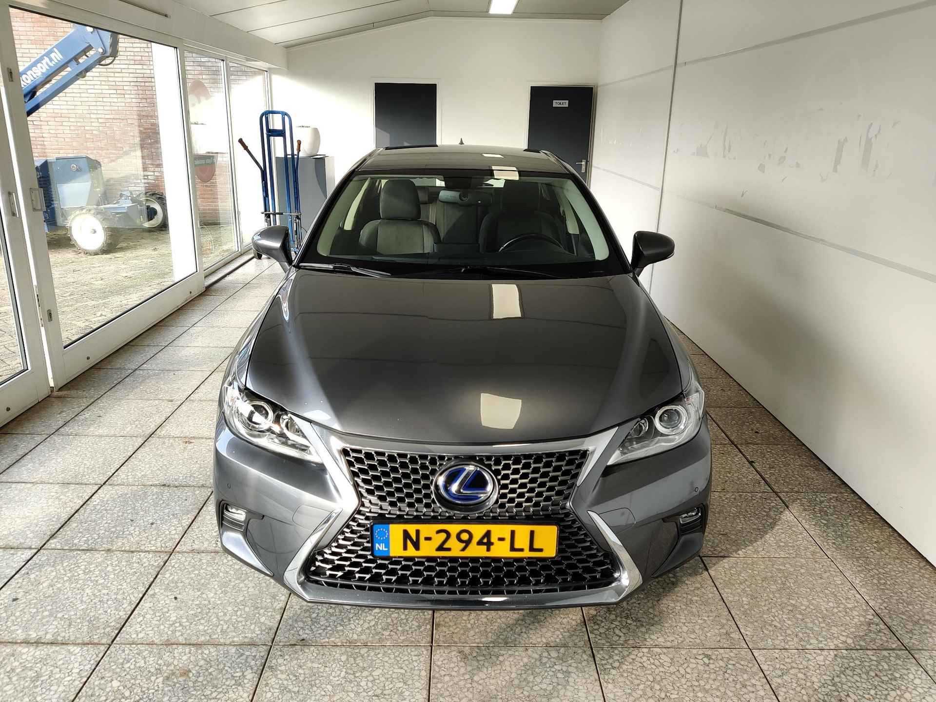 Lexus CT 200h Ultimate Edition - 2/23