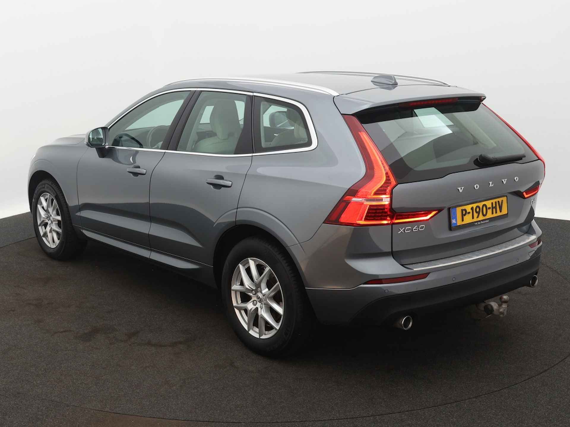 Volvo XC60 2.0 D4 Momentum - 3/40