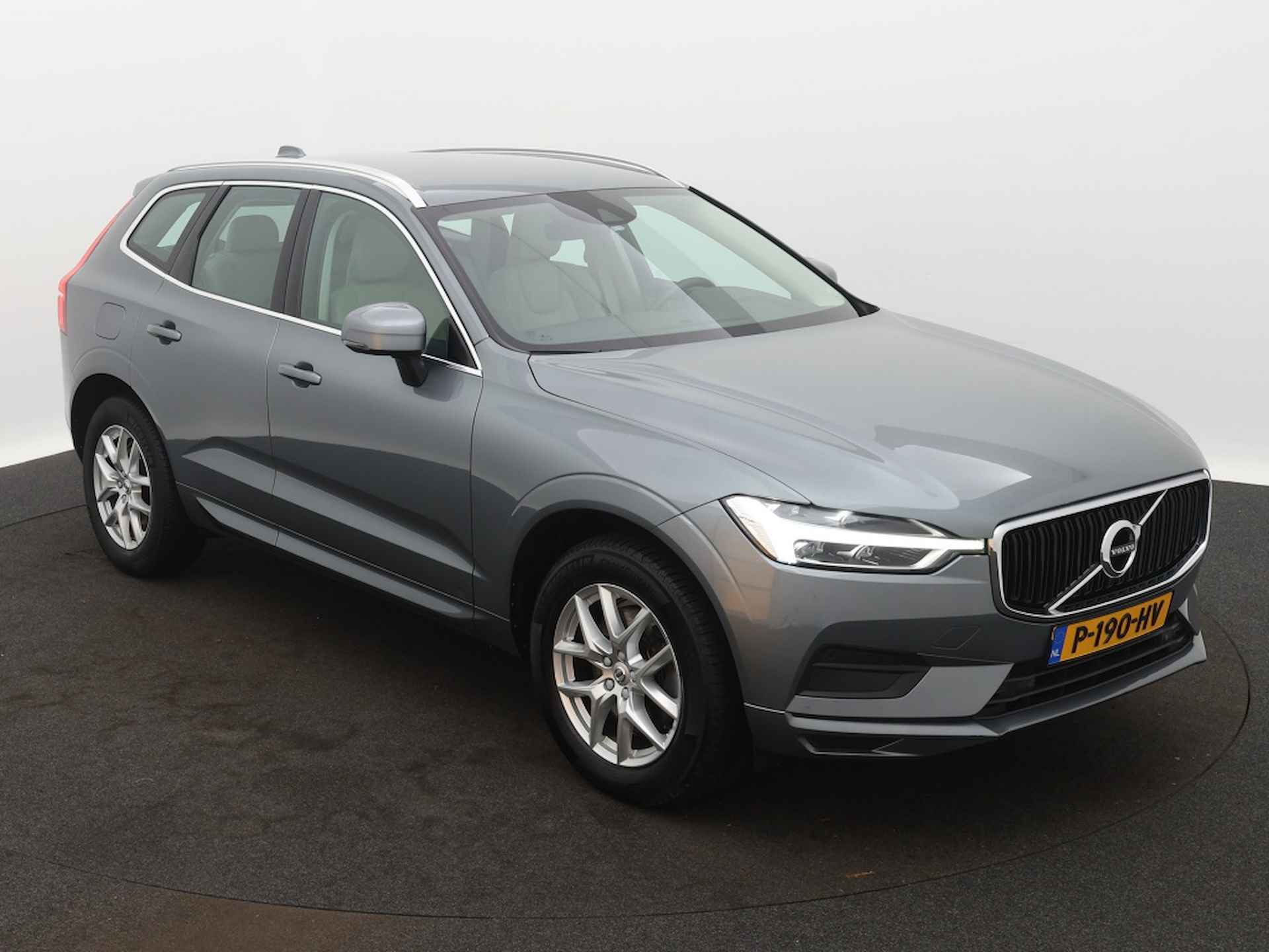 Volvo XC60 2.0 D4 Momentum - 8/40