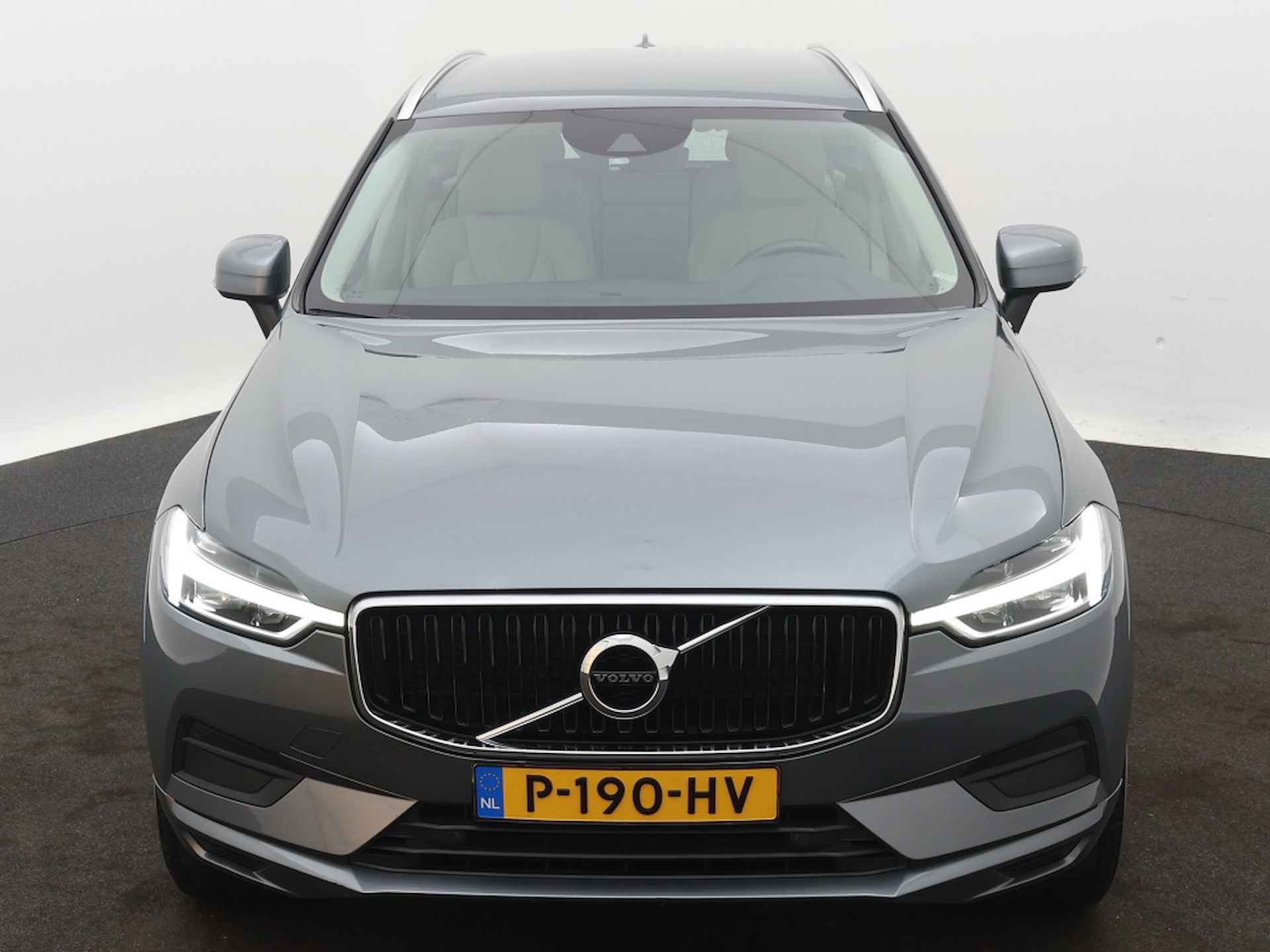 Volvo XC60 2.0 D4 Momentum - 9/40