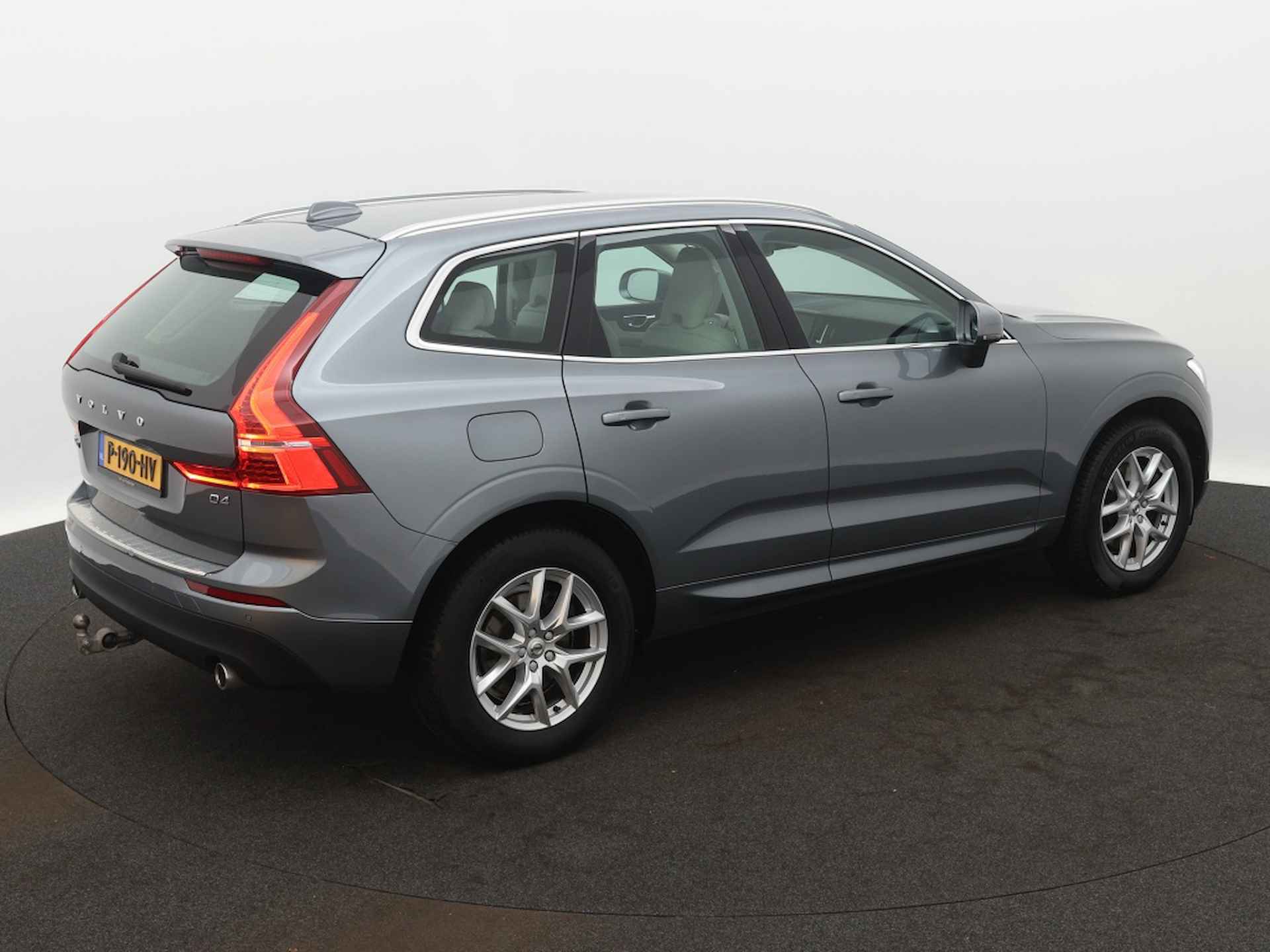 Volvo XC60 2.0 D4 Momentum - 11/40