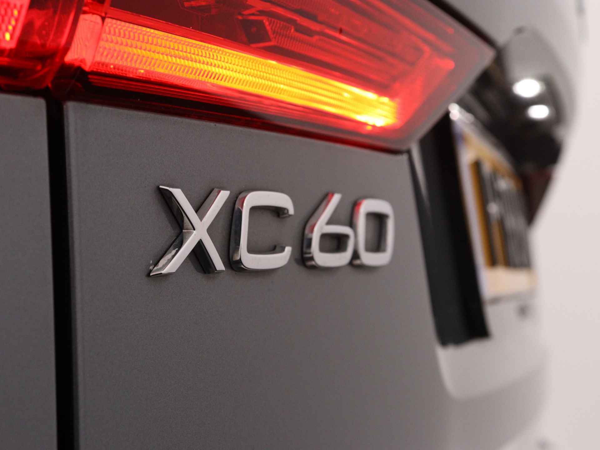 Volvo XC60 2.0 D4 Momentum - 37/40