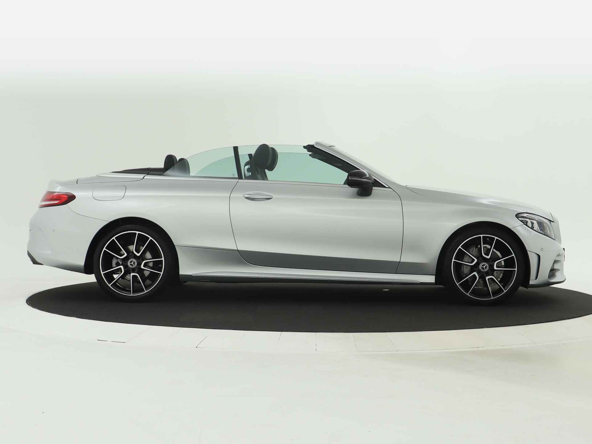 Mercedes-Benz C-Klasse Cabrio 180 Premium Plus Pack | Burmester | Elektrische stoelverstelling | Sfeerverlichting | Stoelverwarming | Rij-assistentiepakket | | Inclusief 24 maanden MB Certified garantie voor Europa. - 16/48