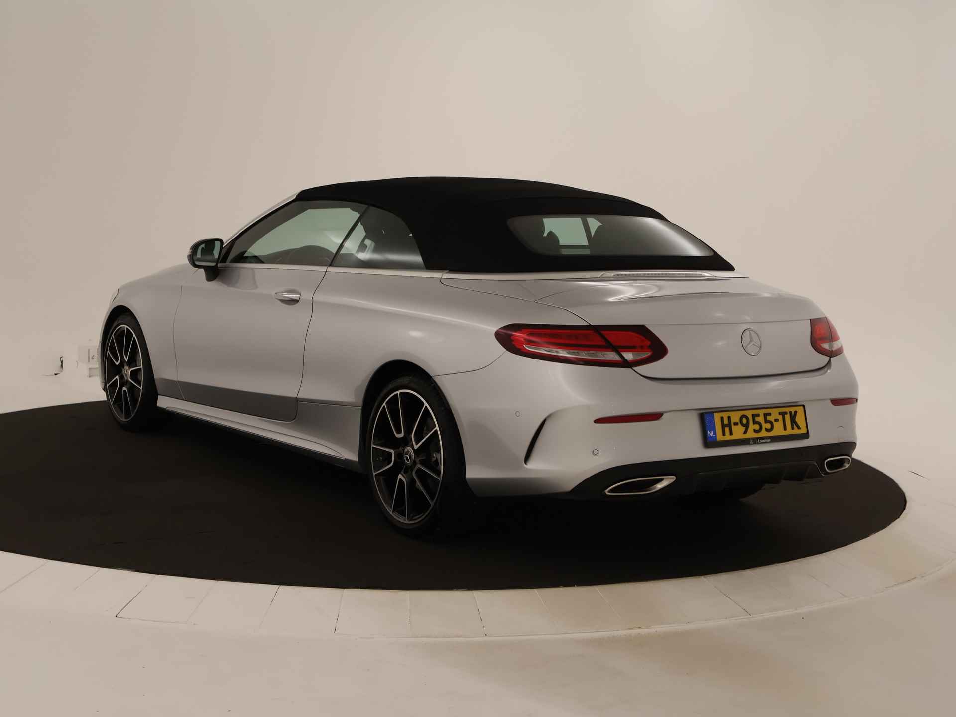 Mercedes-Benz C-Klasse Cabrio 180 Premium Plus Pack | Burmester | Elektrische stoelverstelling | Sfeerverlichting | Stoelverwarming | Rij-assistentiepakket | | Inclusief 24 maanden MB Certified garantie voor Europa. - 43/48