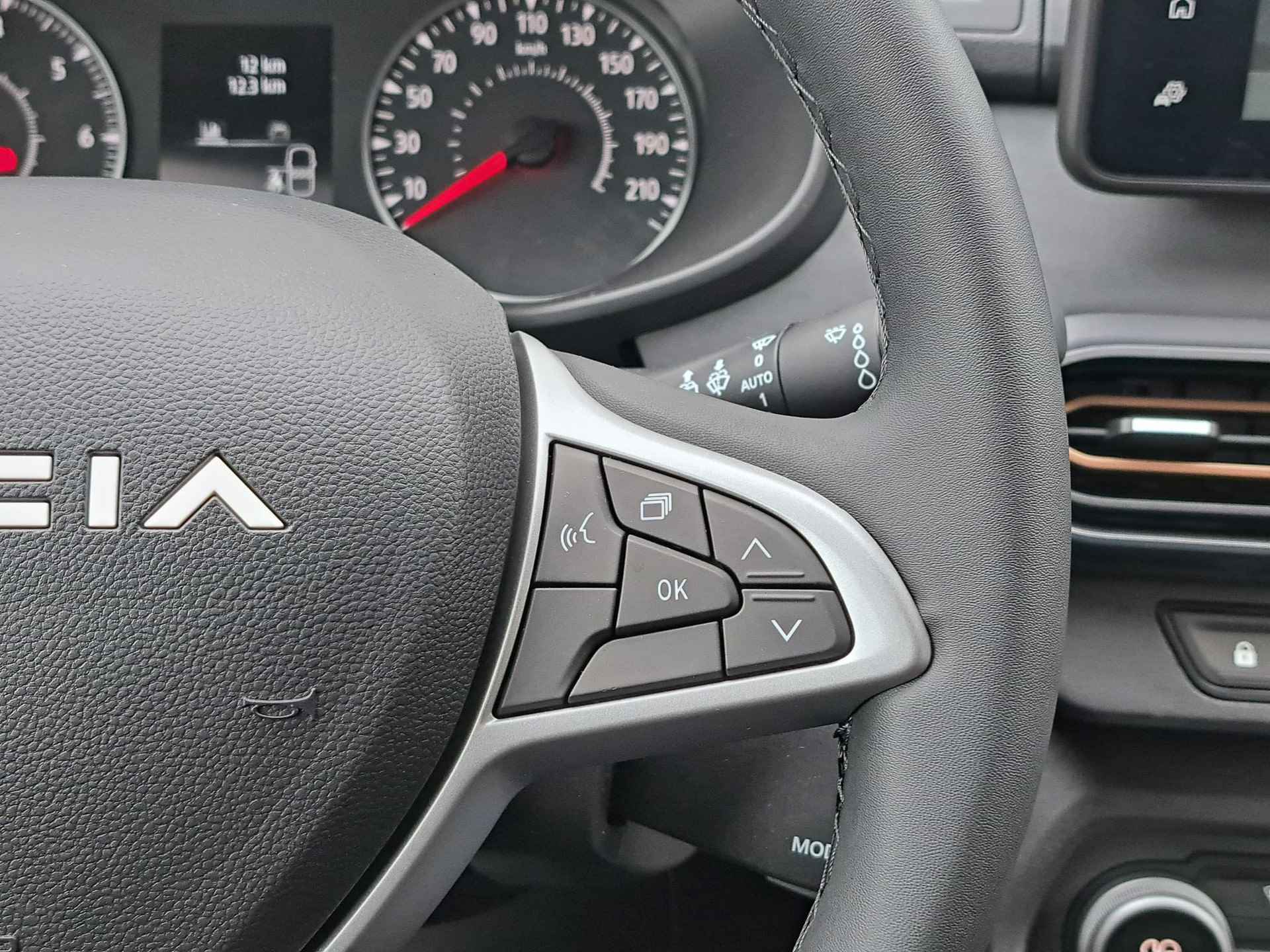 Dacia Sandero 1.0 TCe 90 Expression Up&Go Extreme+ | Achteruitrijcamera + Parkeersensoren | Climate control | Cruise control | Navigatie - 20/33