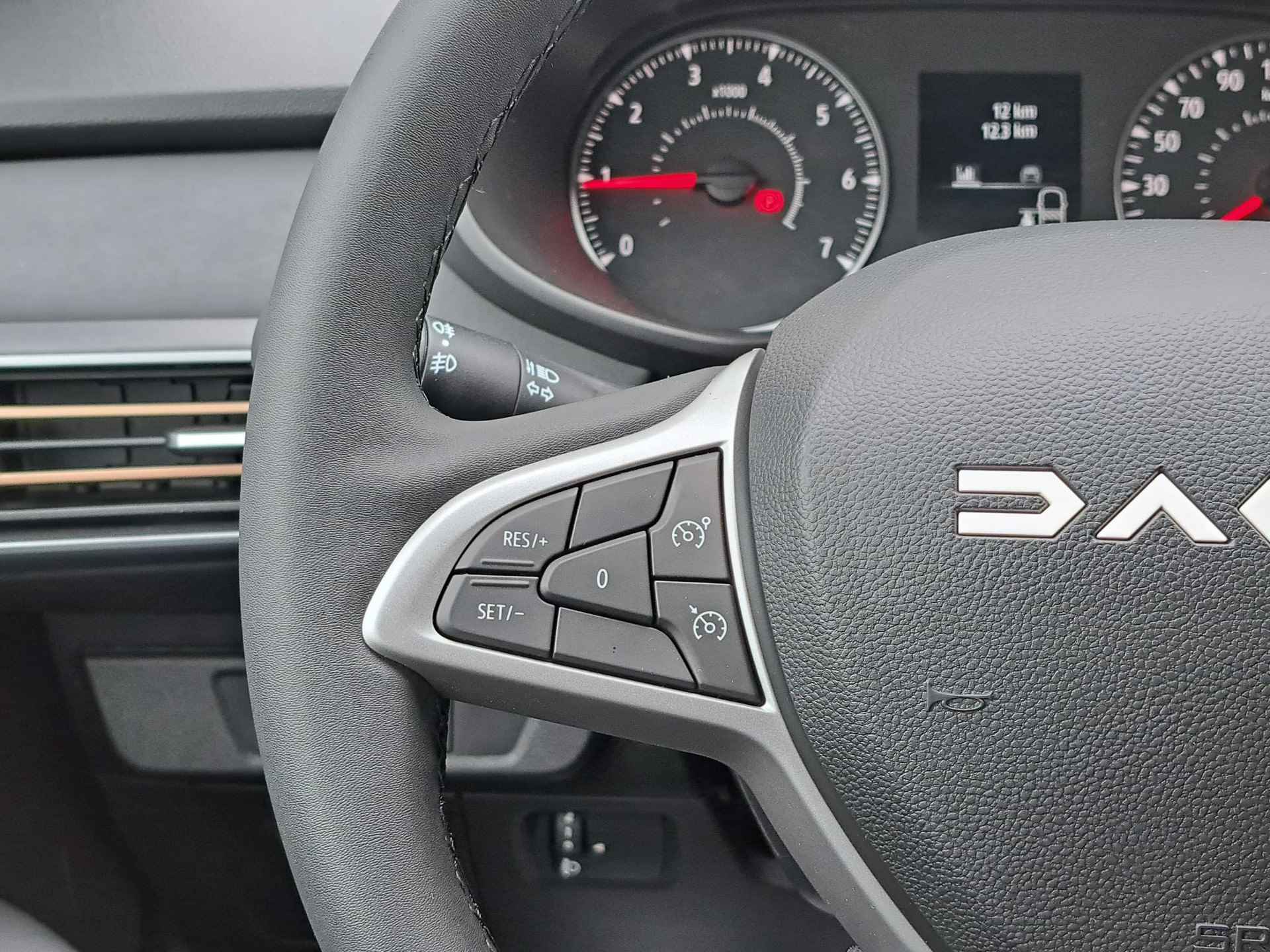 Dacia Sandero 1.0 TCe 90 Expression Up&Go Extreme+ | Achteruitrijcamera + Parkeersensoren | Climate control | Cruise control | Navigatie - 21/33