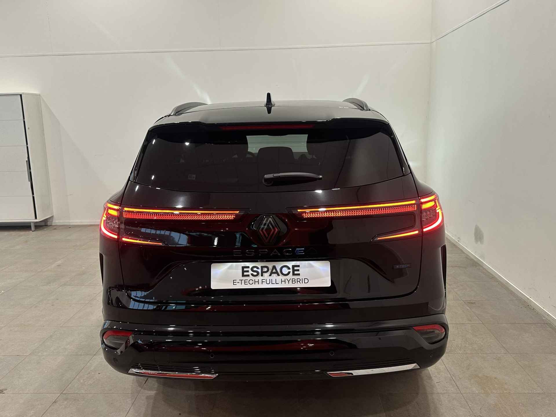 Renault Espace E-Tech Hybrid 200 esprit Alpine 5p. | Panoramadak | Harman Kardon | Pack Advanced Driving Assist | Van: € 55.335,- nu rijklaar voor: € 53.835,- - 4/32