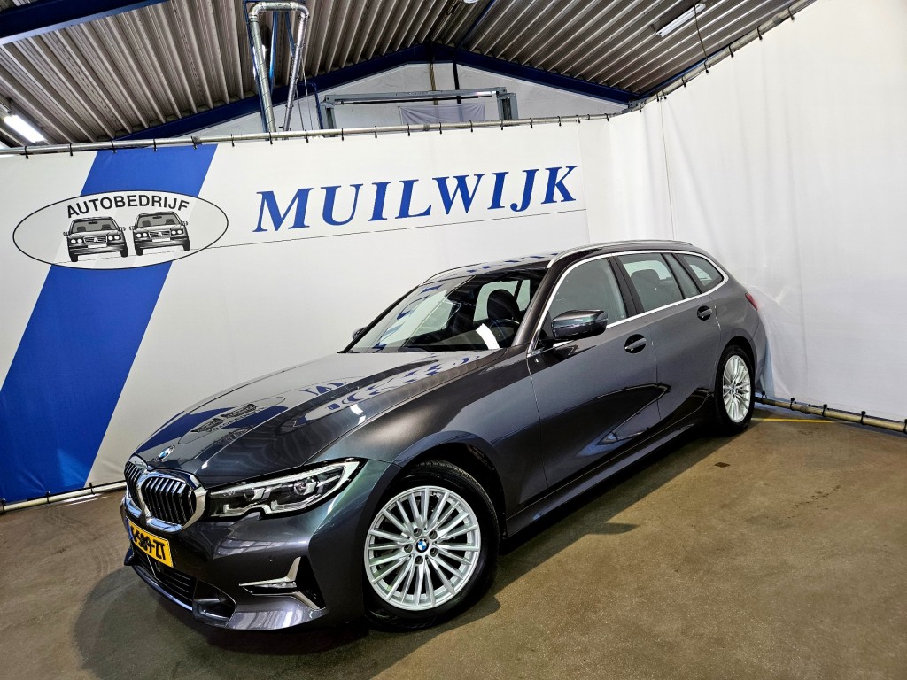 BMW 3-serie Touring 320i High Executive Edition / Trekhaak / NL Auto