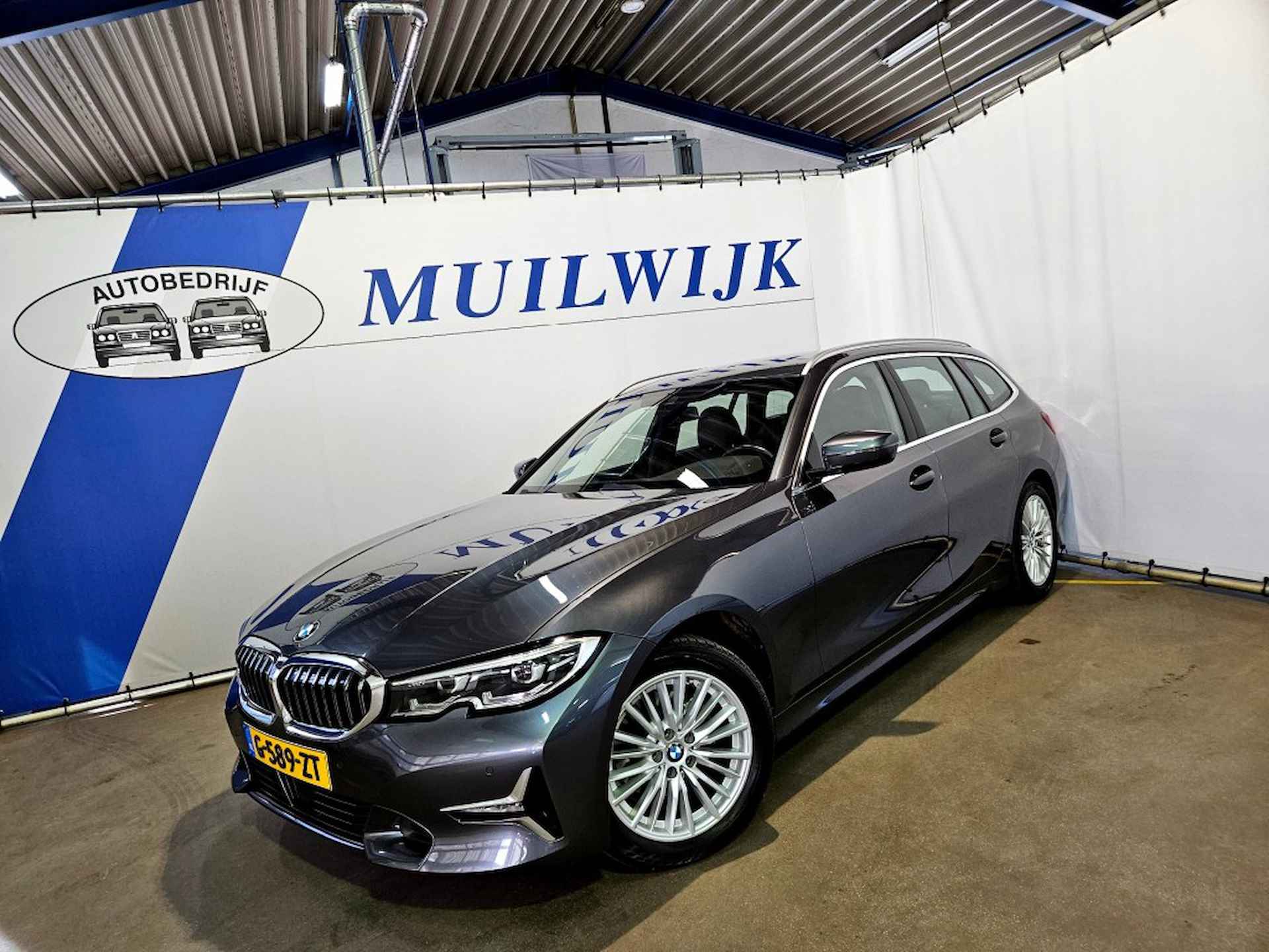 BMW 3-serie Touring 320i High Executive Edition / Trekhaak / NL Auto - 2/52