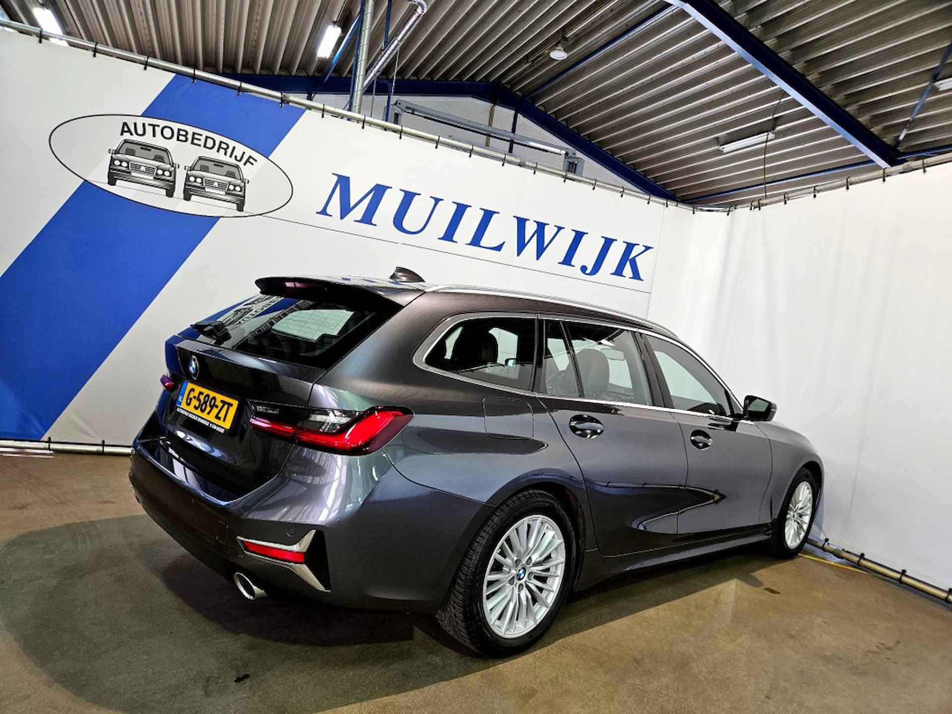 BMW 3-serie Touring 320i High Executive Edition / Trekhaak / NL Auto - 10/52