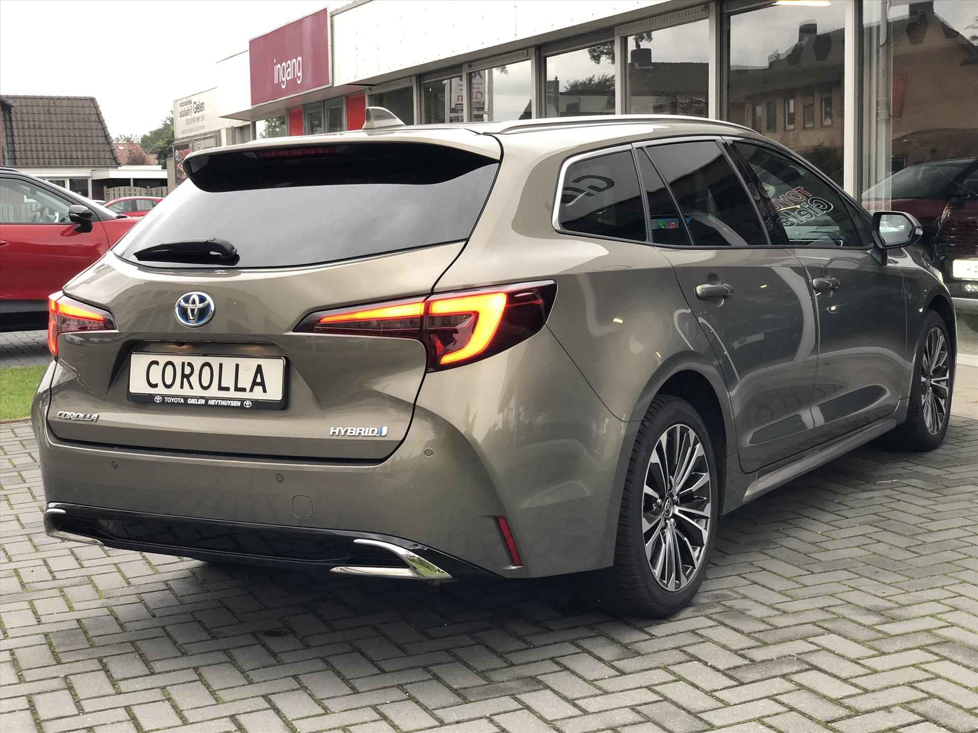 Toyota Corolla Touring Sports 1.8 Full Hybrid Dynamic Plus | Smart Connect, Dodehoekherkenning, Parkeersensoren, Stoel + Stuurverwarming, Keyless - 9/40