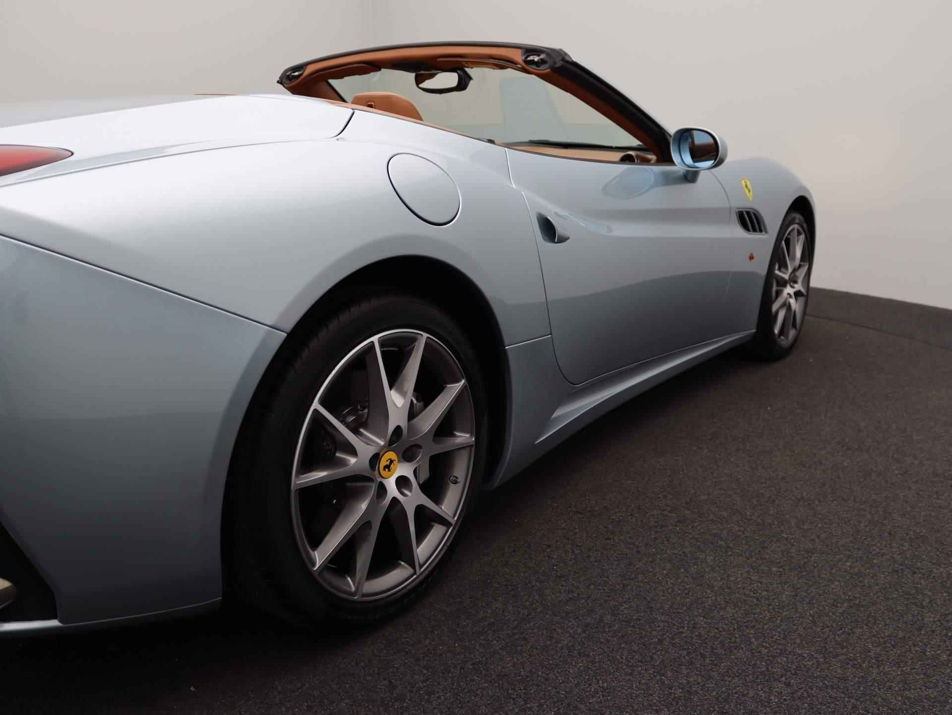 Ferrari California 4.3 V8 | NP EUR 246.700,-| Dealer Onderhouden | Keramisch | Daytona Seats | 20 Inch | - 44/64