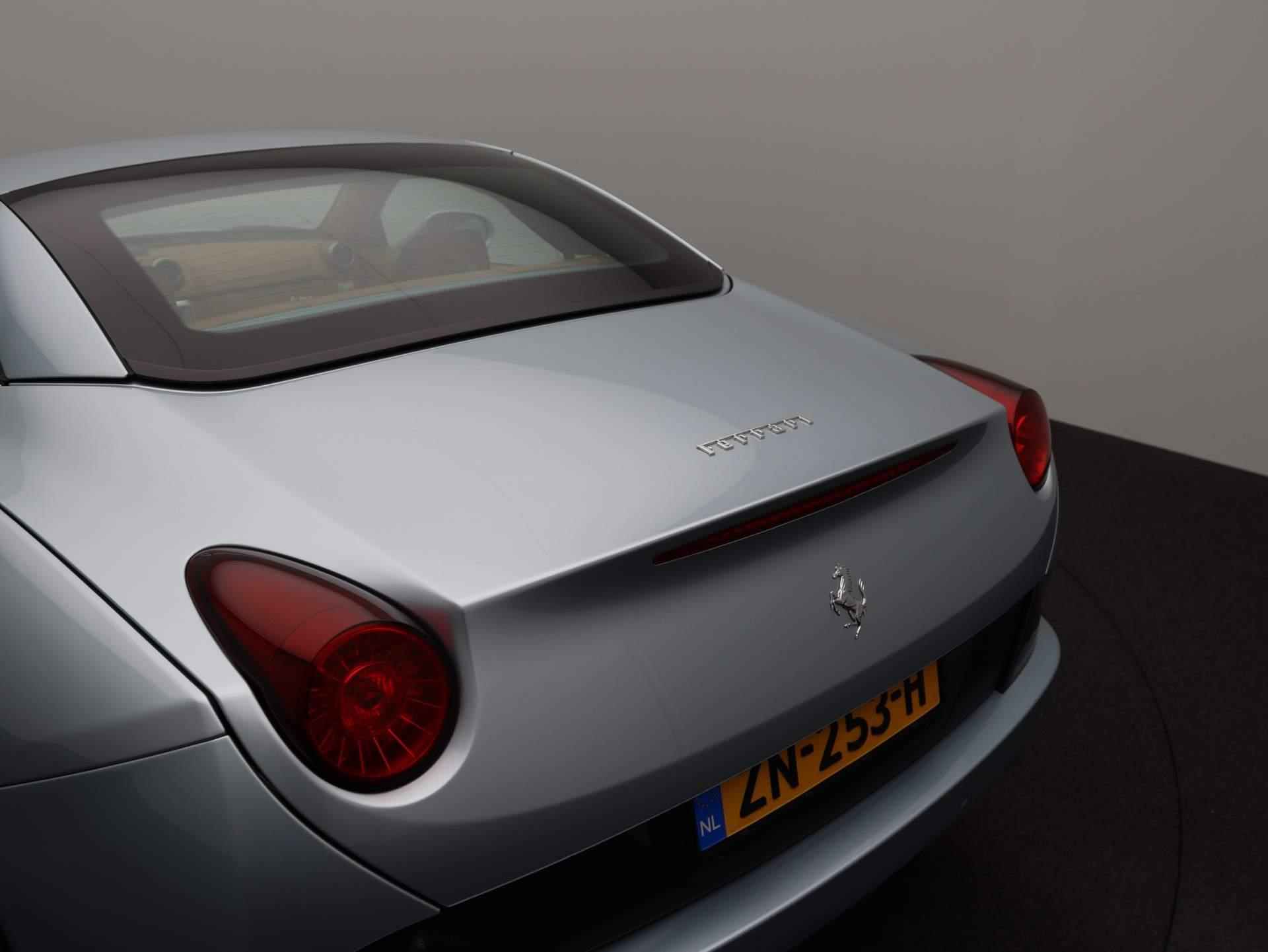 Ferrari California 4.3 V8 | NP EUR 246.700,-| Dealer Onderhouden | Keramisch | Daytona Seats | 20 Inch | - 51/64