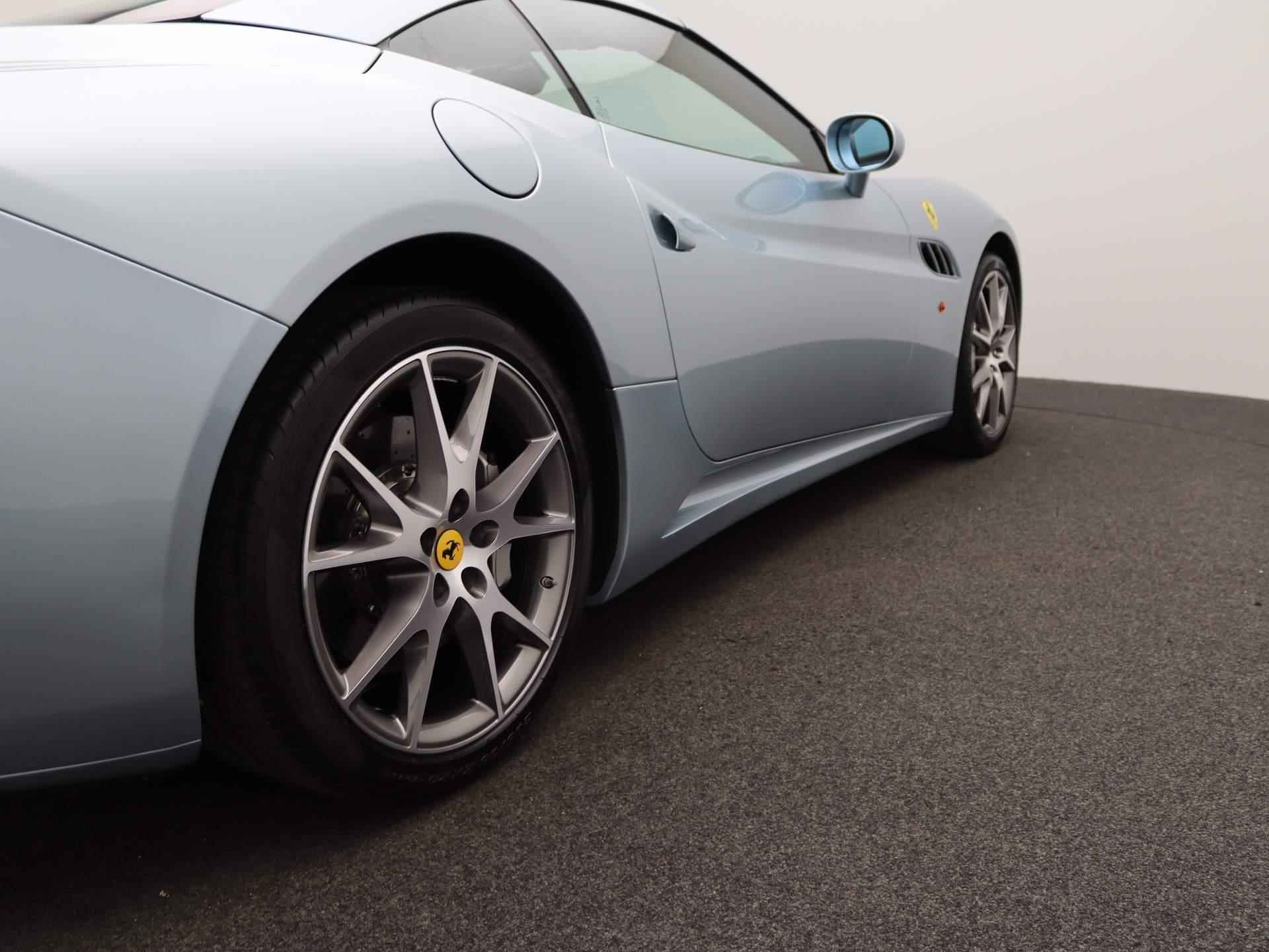 Ferrari California 4.3 V8 | NP EUR 246.700,-| Dealer Onderhouden | Keramisch | Daytona Seats | 20 Inch | - 52/64