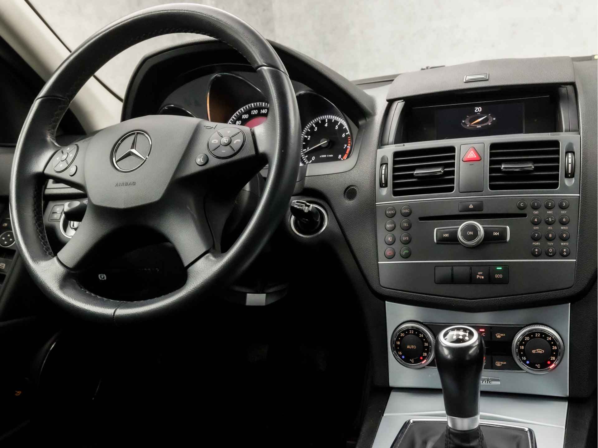 Mercedes-Benz C-Klasse 180 CGI Avantgarde Sport 157Pk (NAVIGATIE, CLIMATE, LEDER, ELEK SPORTSTOELEN, XENON, CRUISE, LM VELGEN, NIEUWE APK, NIEUWSTAAT) - 7/32