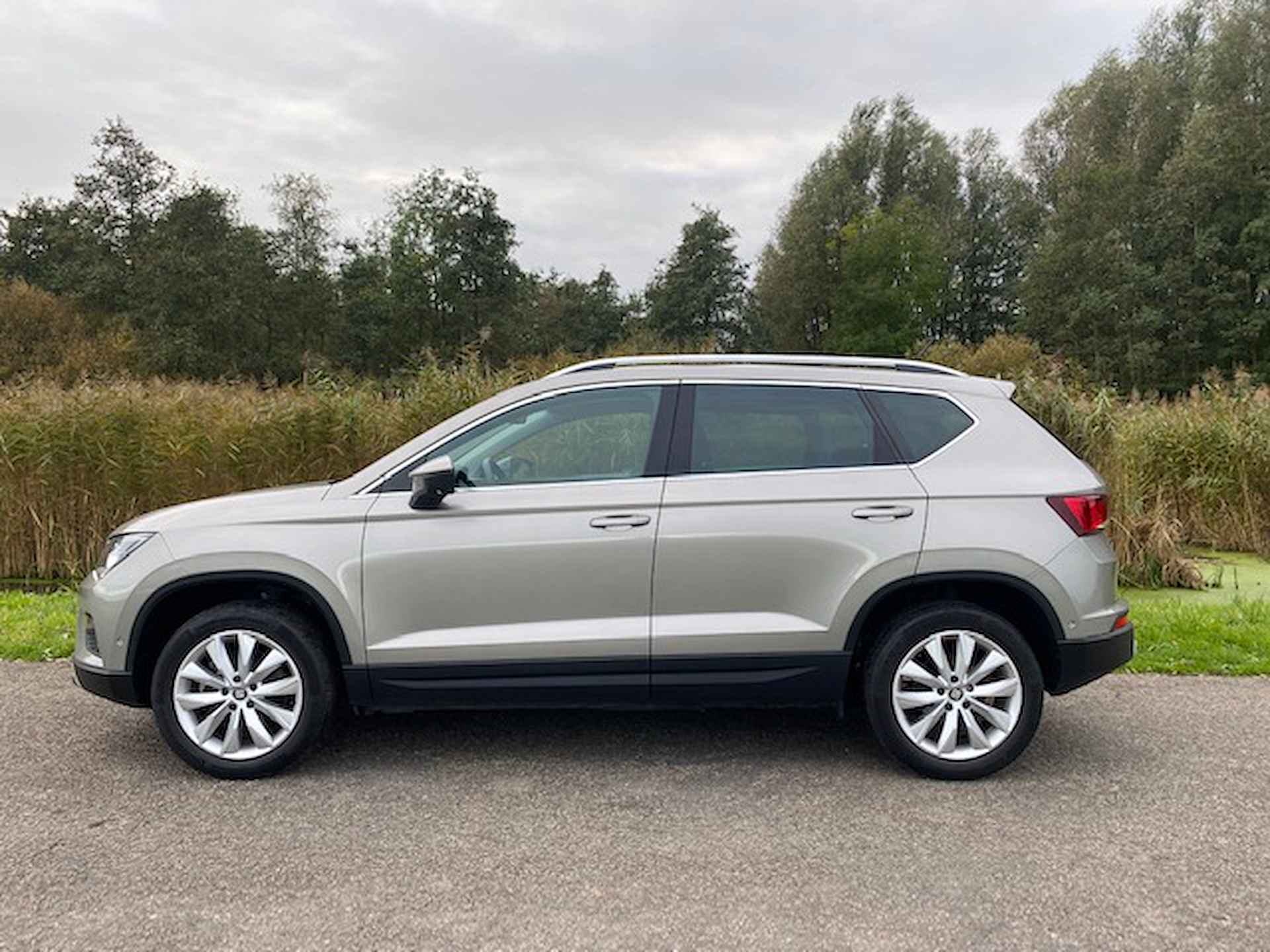 SEAT Ateca 1.0 TSI Limited Edition | Apple carplay / Android auto | Navigatie | Camera | Pdc V+A | Cruise control | PDC V+A | Alcantara | NAP | Rijklaar prijs! - 4/24