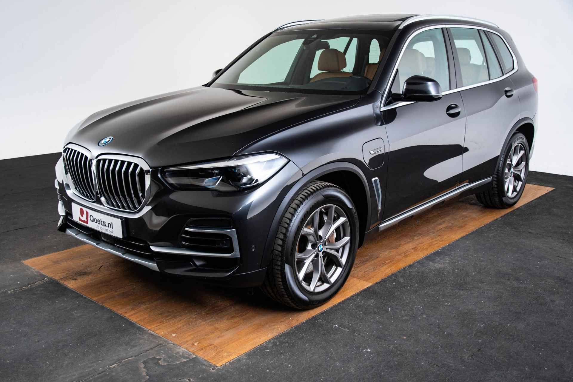 BMW X5 xDrive45e Executive Xline - Panoramadak - Parking Assistant - Comfortstoelen - Warmte Comfort Pack - dimmende binnen/buitenspiegel - Comfort Access - M Sportstuurwiel - Ambiance verlichting - - 65/66